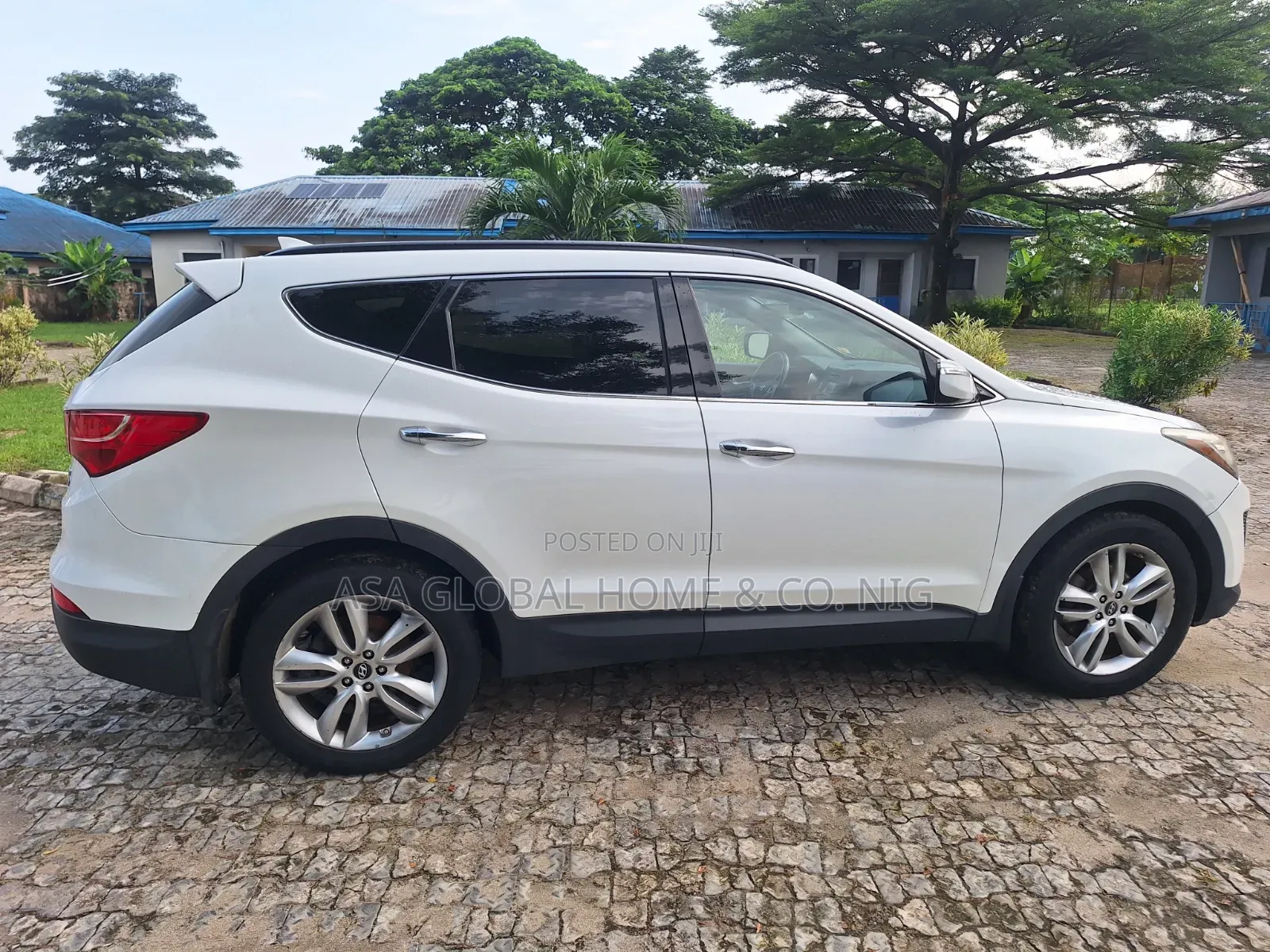 Hyundai Santa Fe 2013 White