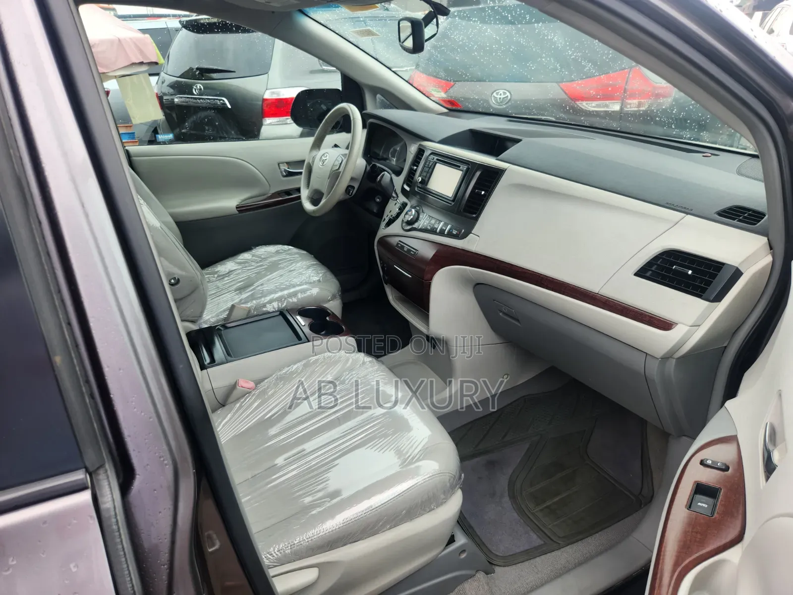 Toyota Sienna XLE AWD 7-Passenger 2013 Gray