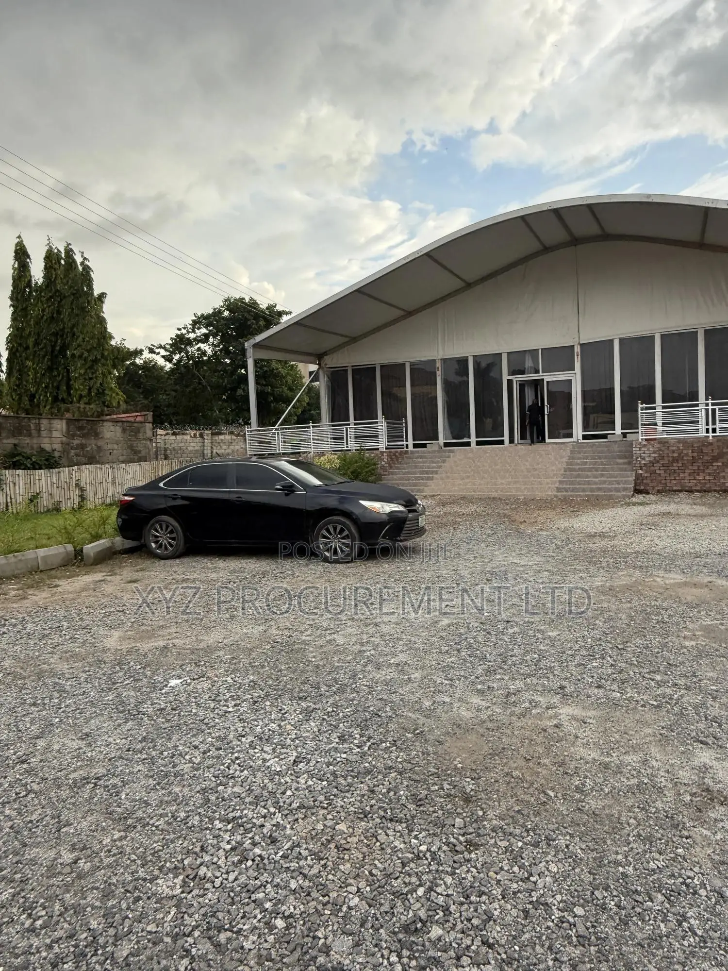 800 to 1000 Capacity Hall Per Usage at Lifecamp