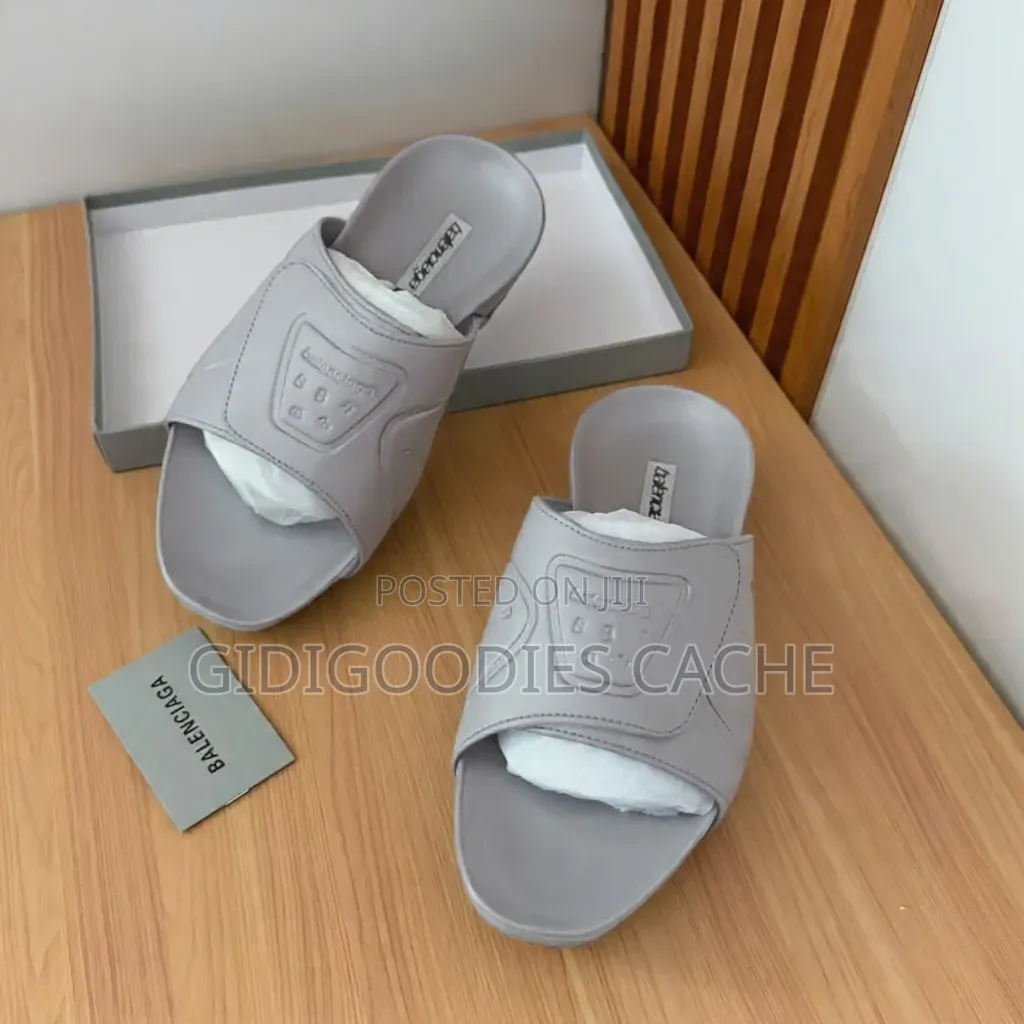 Balenciaga Men's Pool Slides Size 40-46