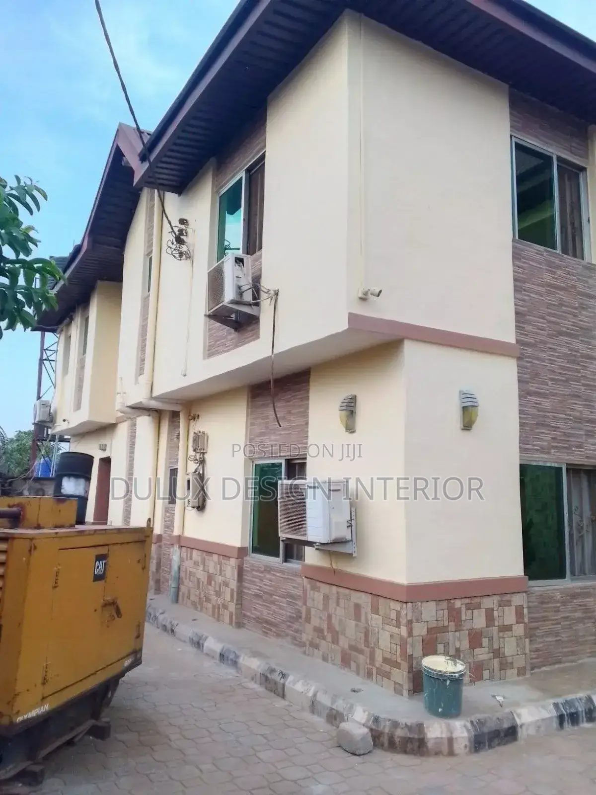 House Paintings Ans Screeder Available to Work