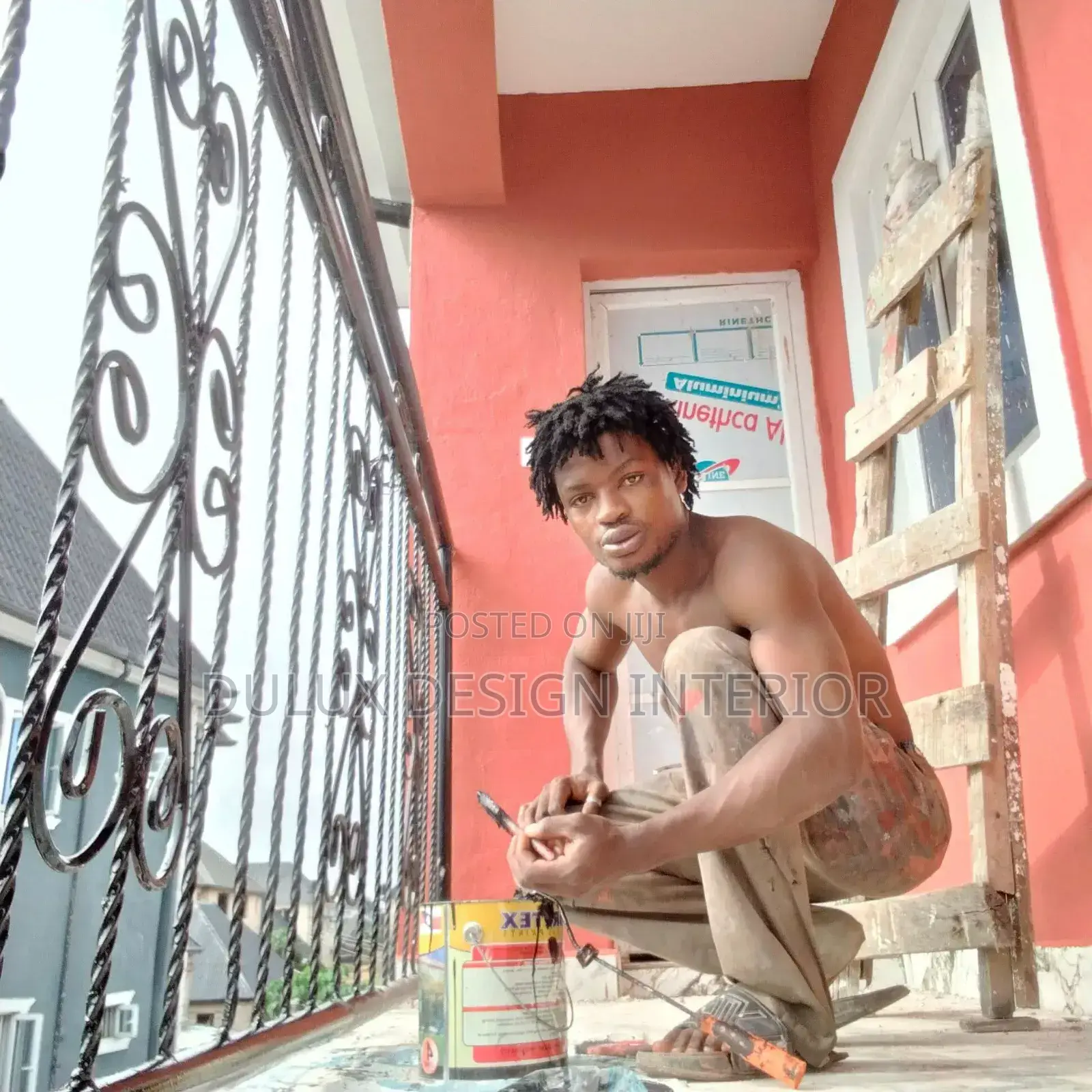 Professional Painter Screeder Gravitex Services