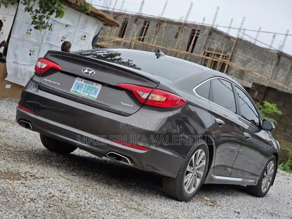 Hyundai Sonata Sport 4dr Sedan (2.4L 4cyl 6A) 2015 Gray