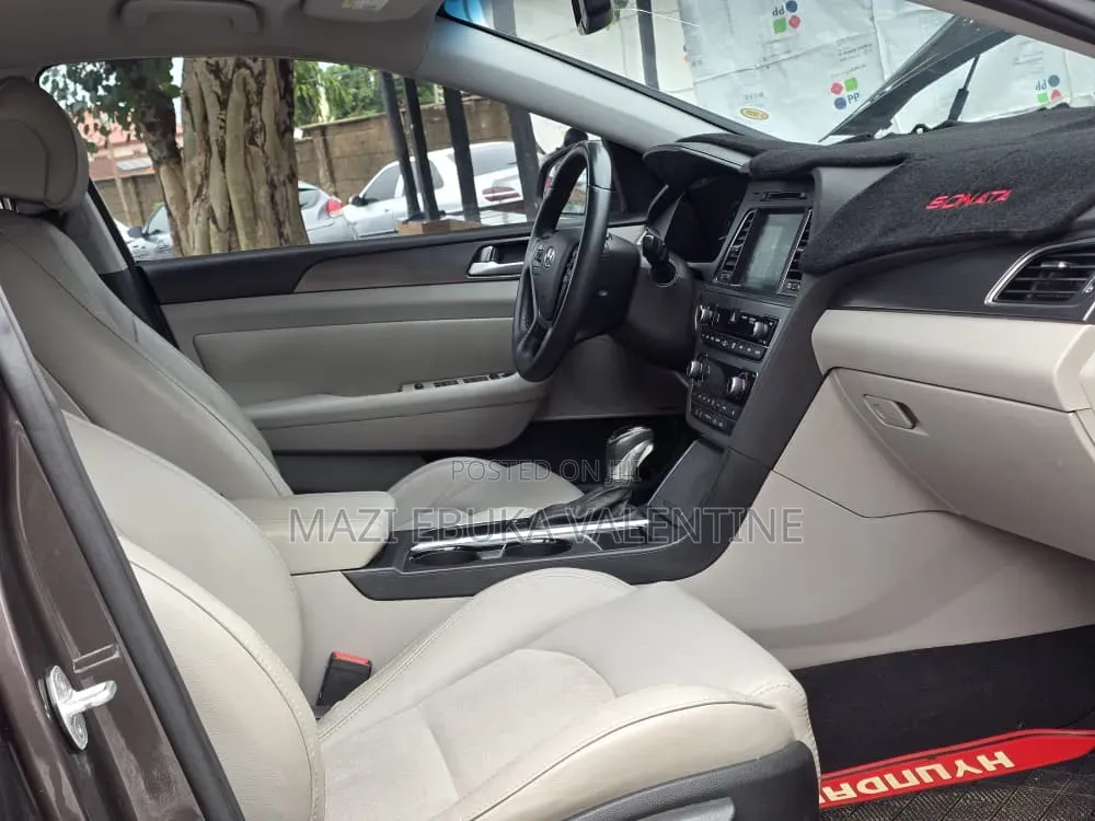 Hyundai Sonata Sport 4dr Sedan (2.4L 4cyl 6A) 2015 Gray