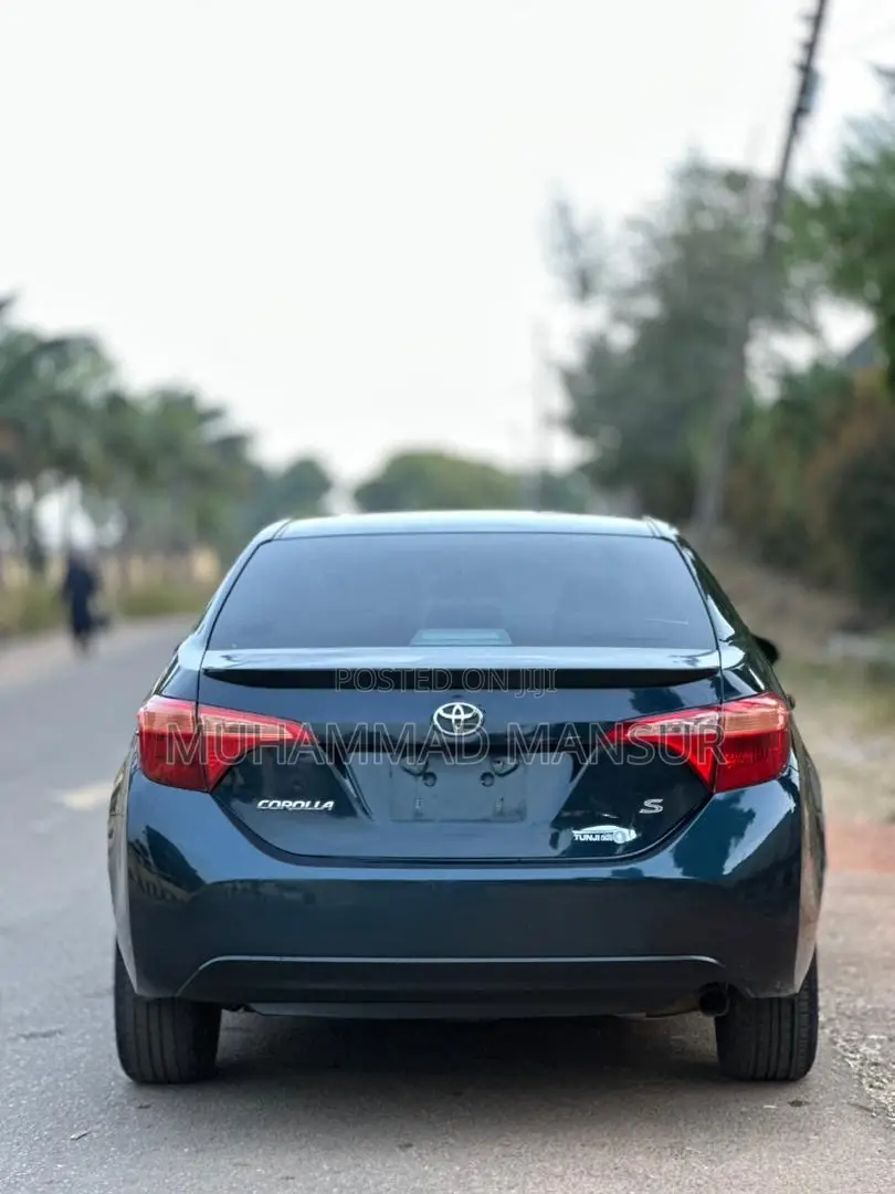 Toyota Corolla 2019 Blue