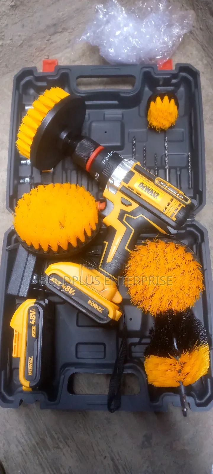 Dewalt Cordless Drilling Machine With Brush Tools