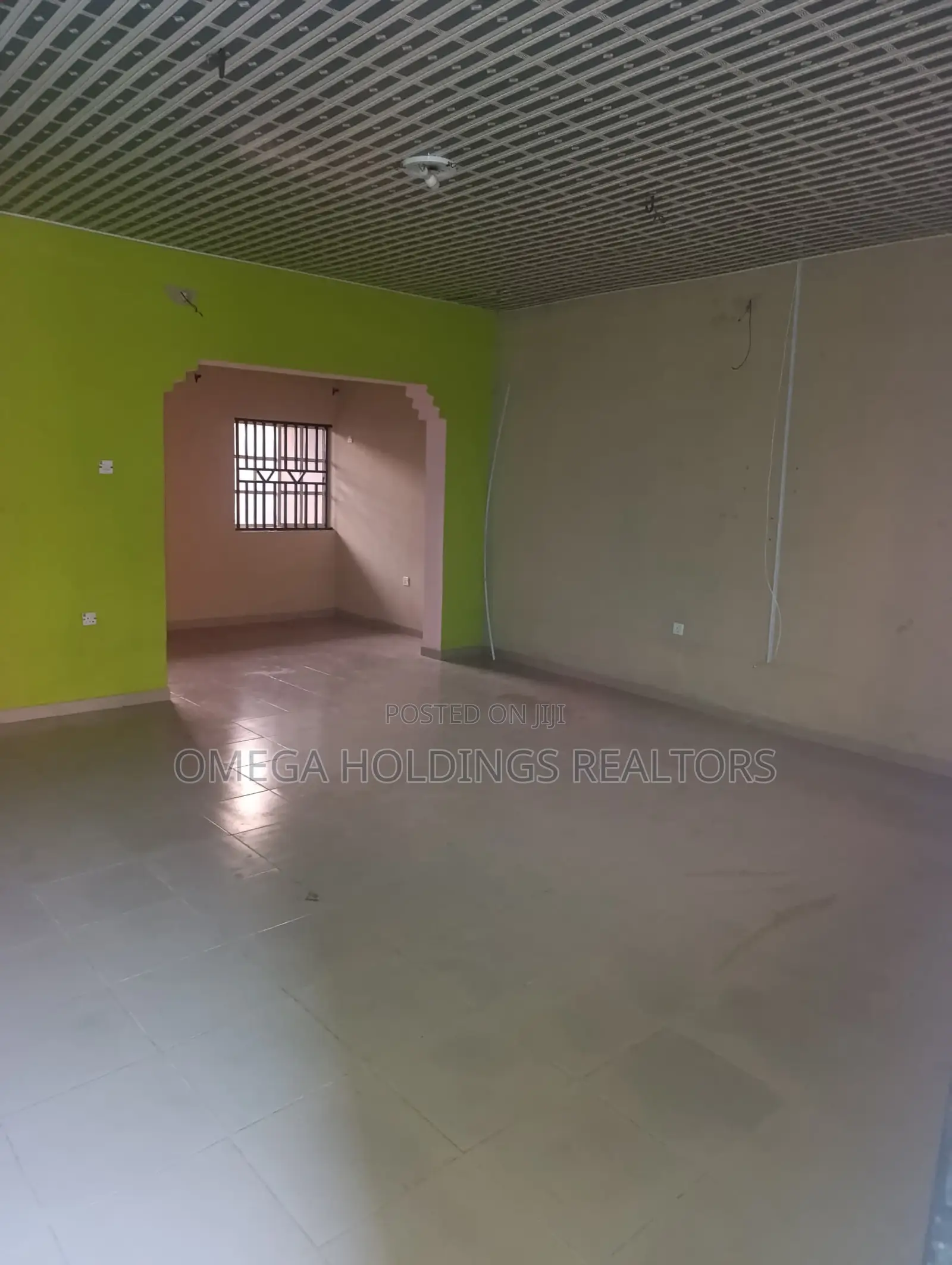 6bdrm Bungalow in Eleta, Oluyole for sale