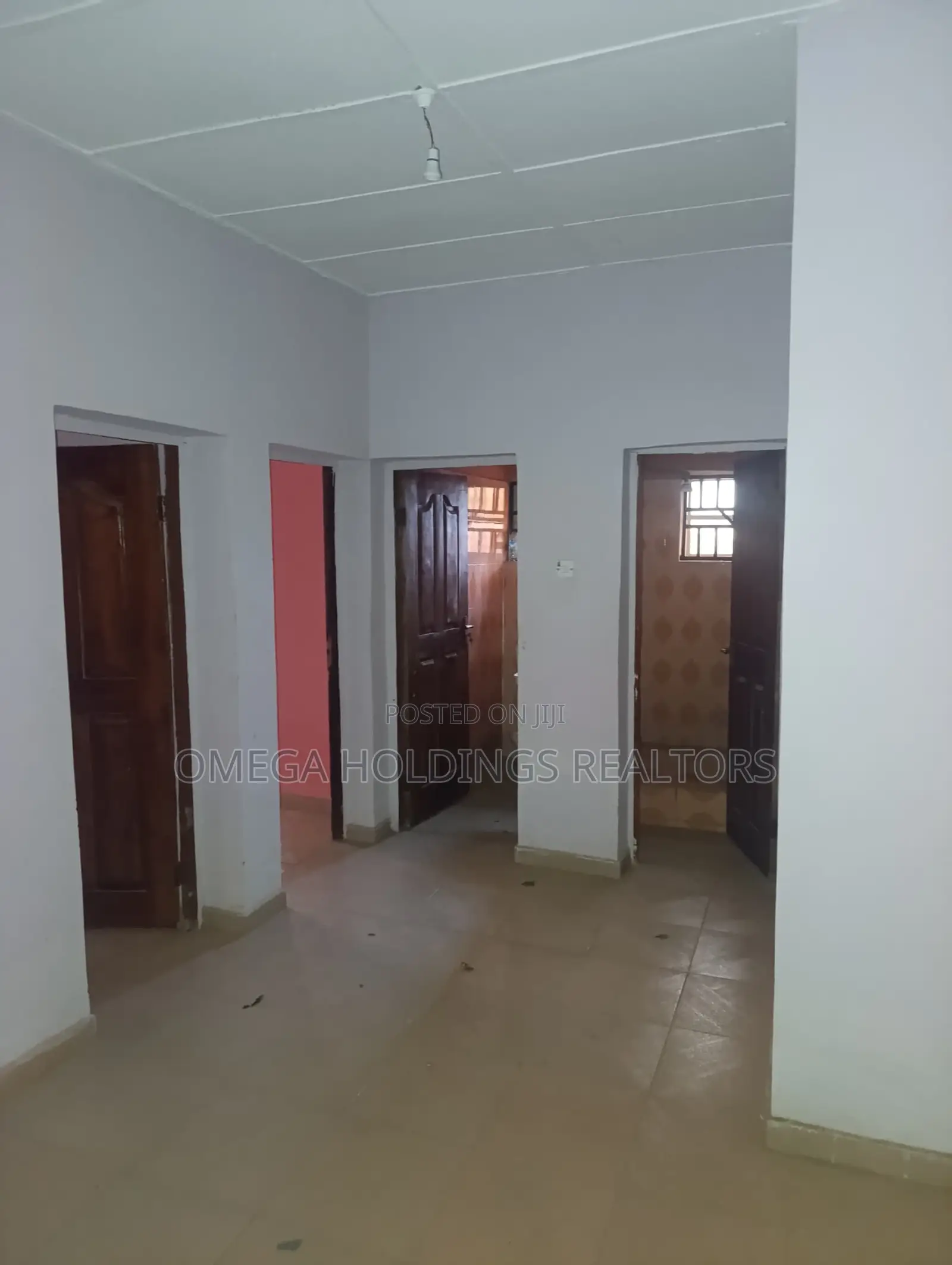 6bdrm Bungalow in Eleta, Oluyole for sale