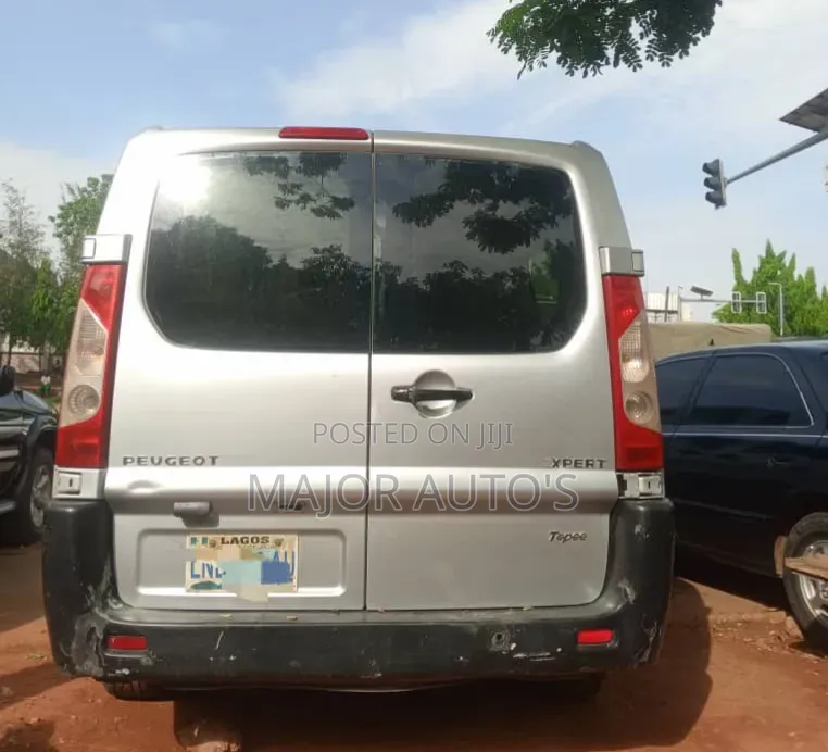 Peugeot Expert 2010 Silver