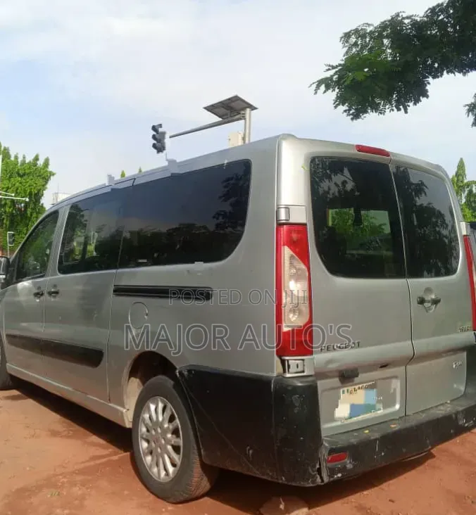 Peugeot Expert 2010 Silver