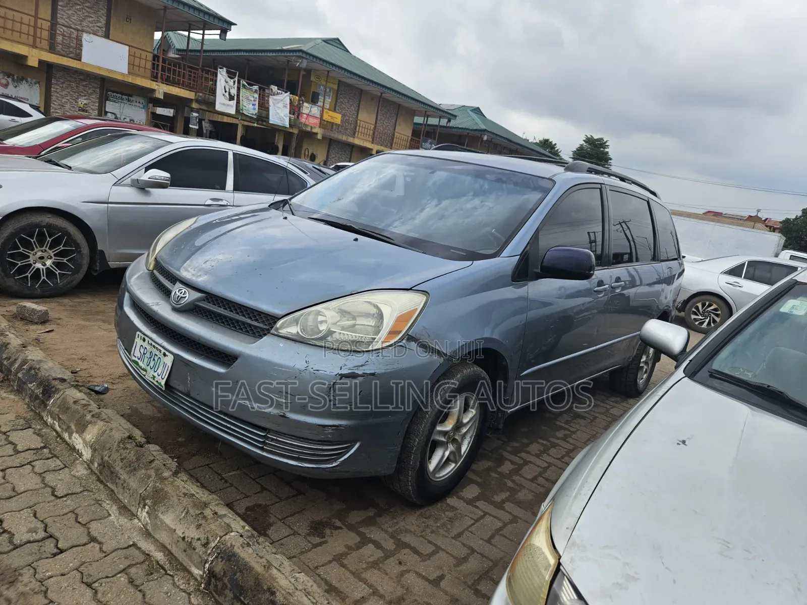 Toyota Sienna 2004 Blue