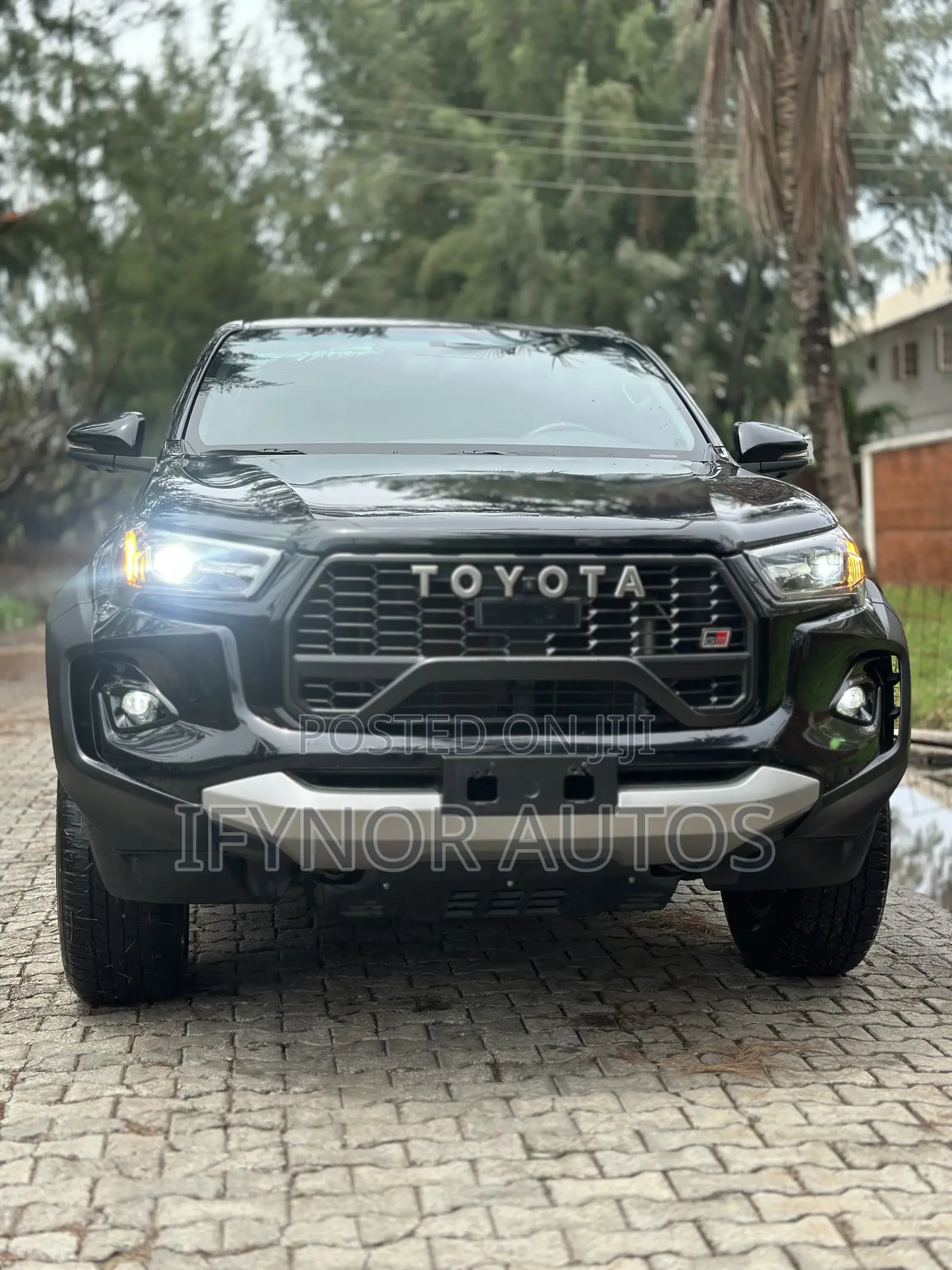 New Toyota Hilux 2024 Black