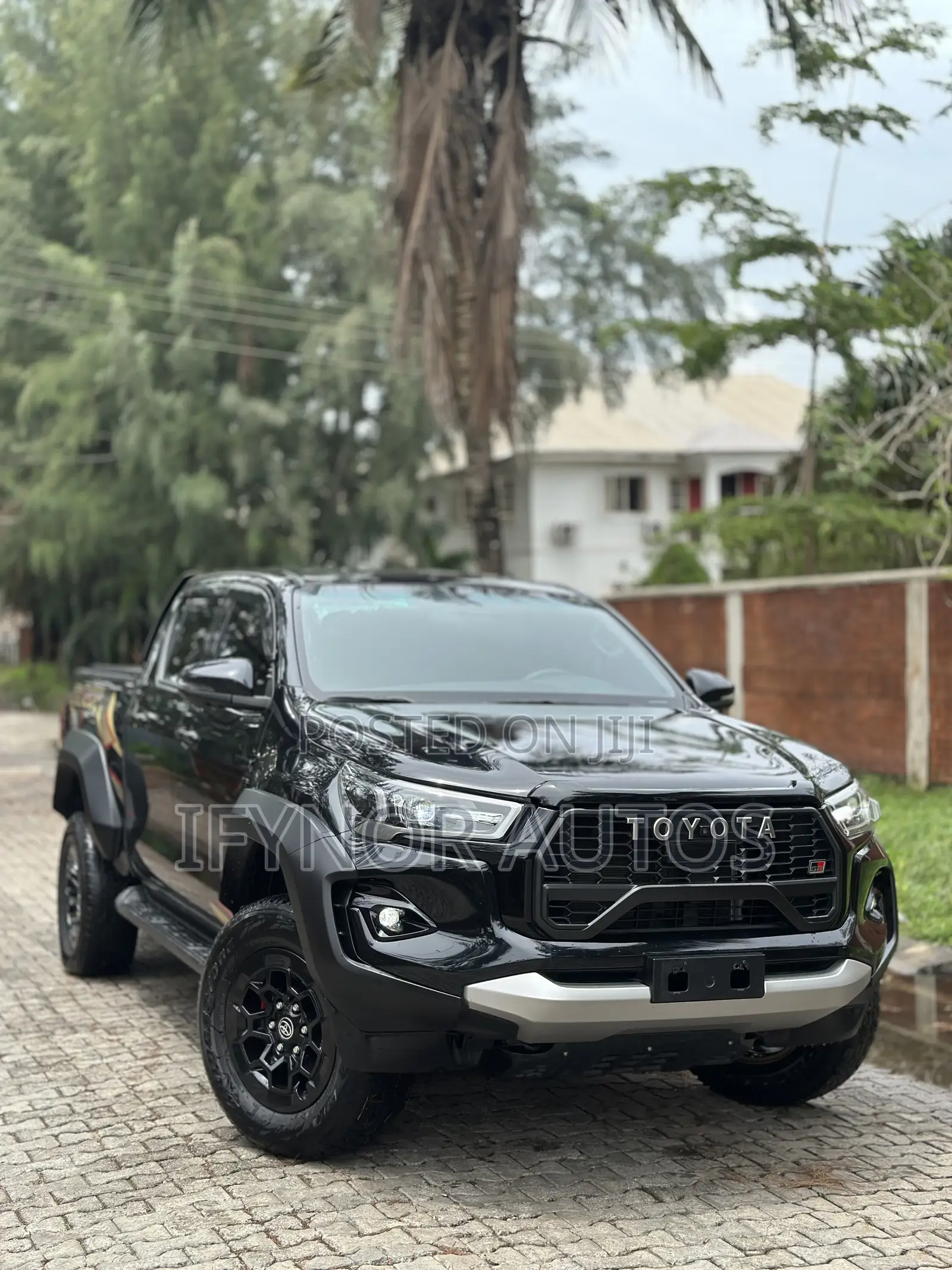 New Toyota Hilux 2024 Black