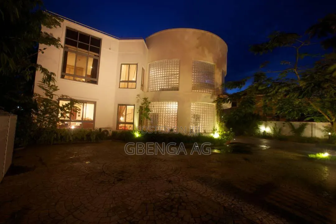 Furnished 4bdrm Duplex in Vgc Estate for sale