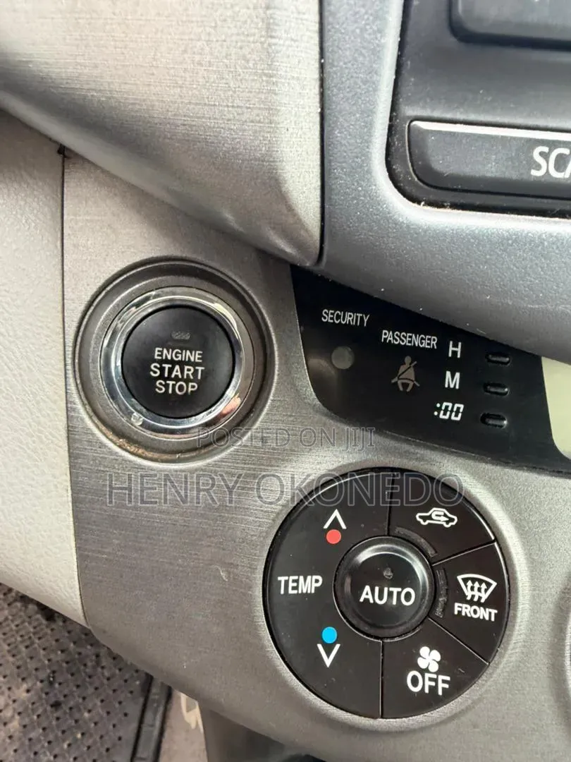 Toyota RAV4 2012 Silver