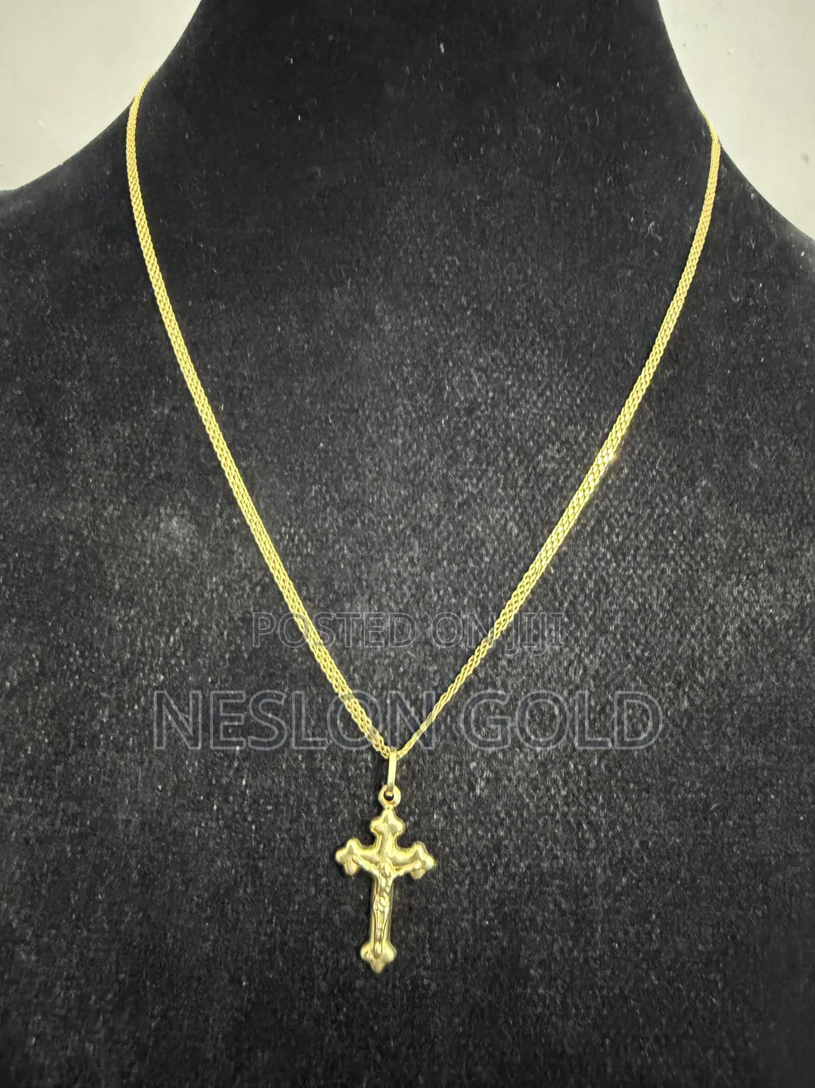 Italy 750 Tested 18karat Solid Gold Carpet With Crucifix