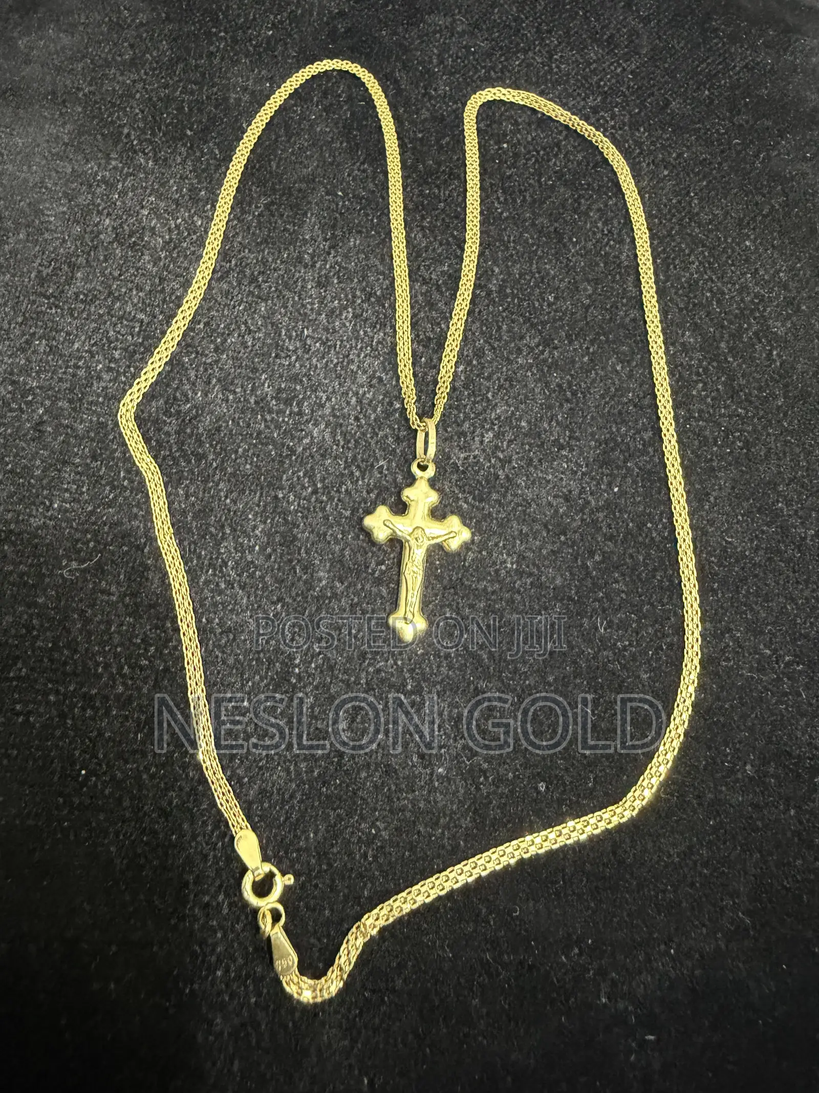 Italy 750 Tested 18karat Solid Gold Carpet With Crucifix