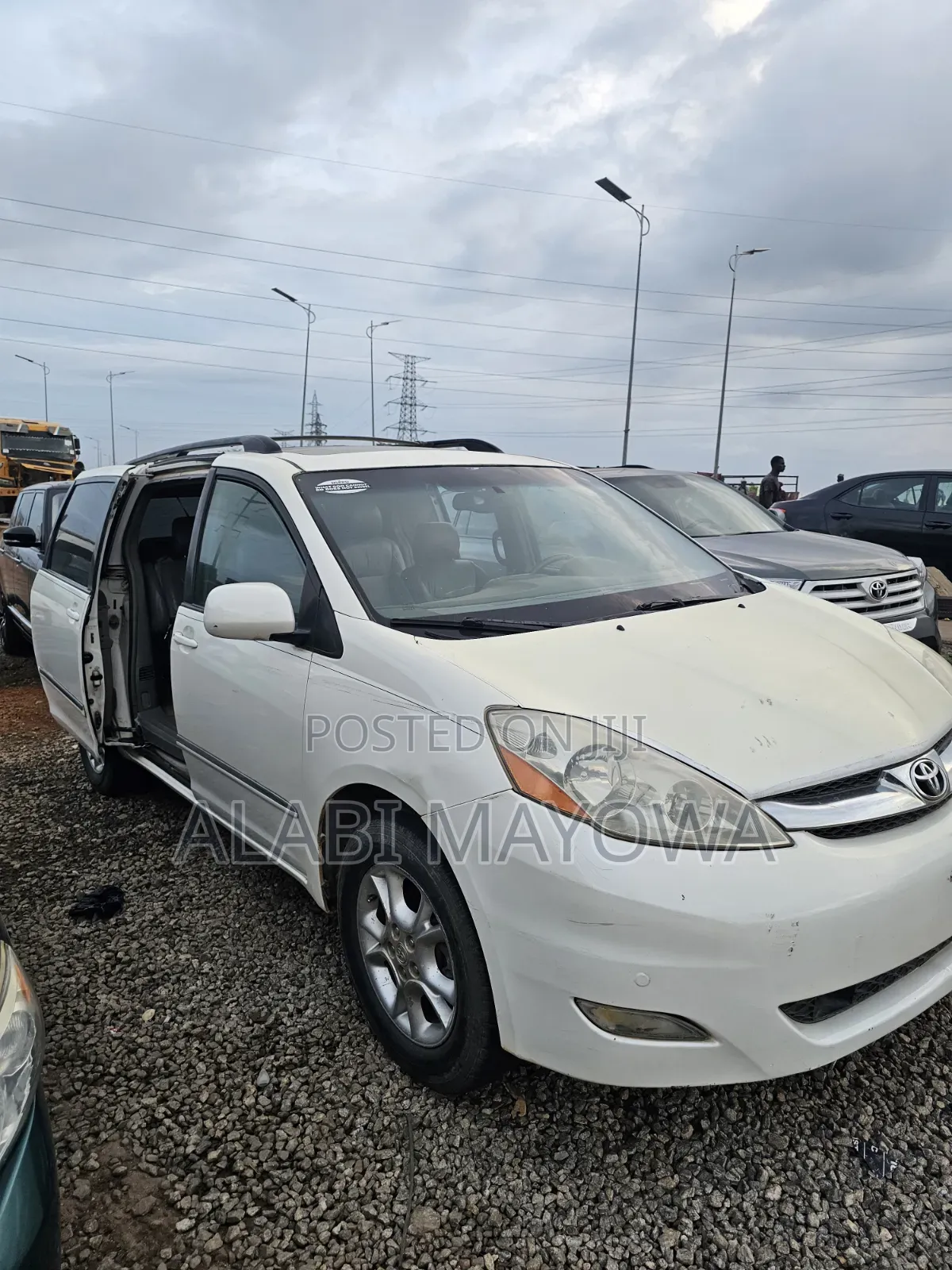 Toyota Sienna LE FWD 2006 White