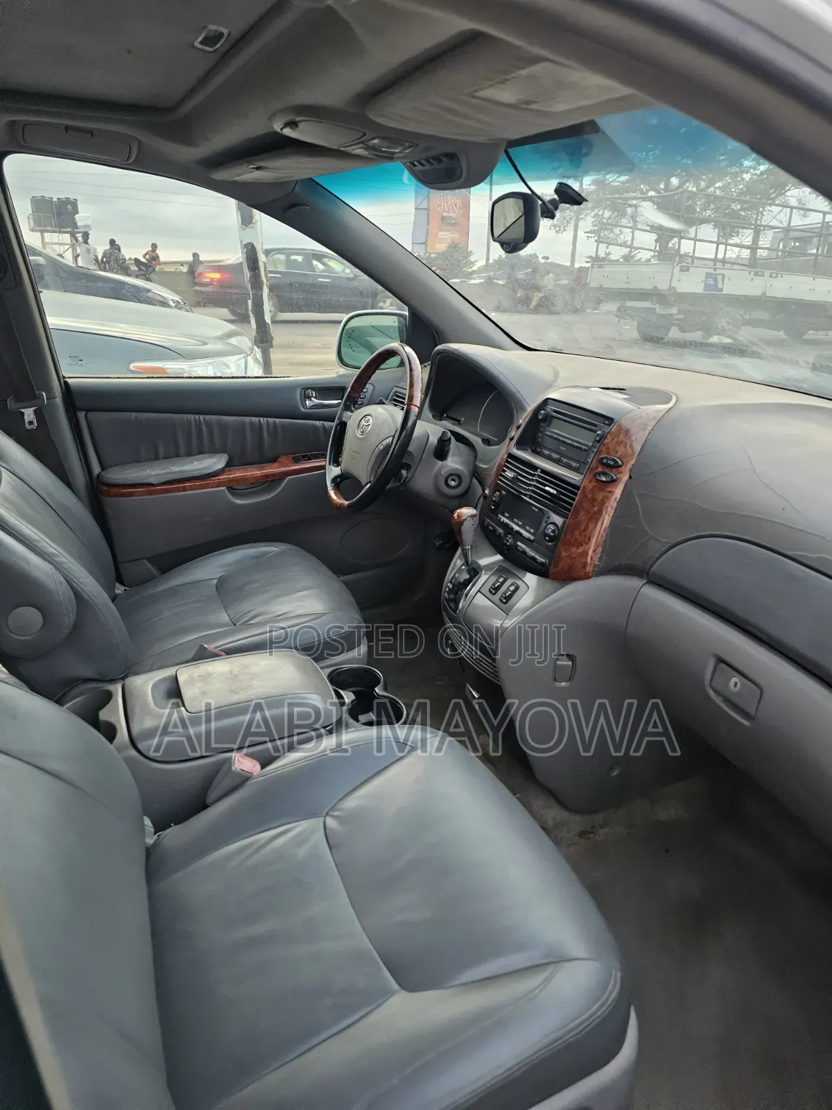 Toyota Sienna LE FWD 2006 White