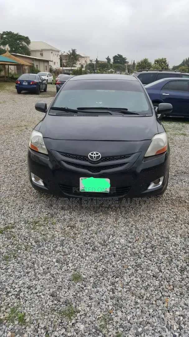 Toyota Yaris 2010 Black