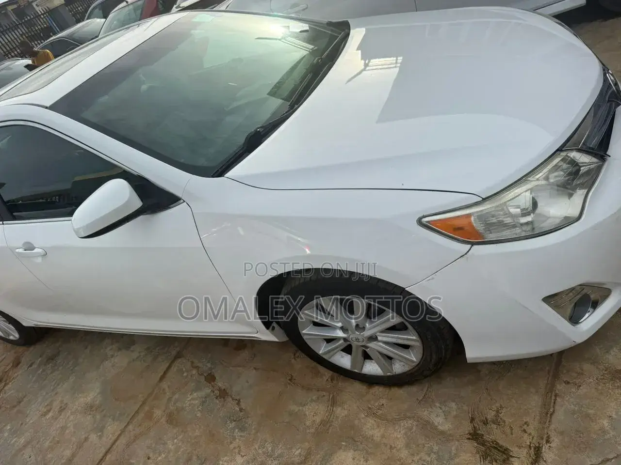 Toyota Camry XLE 4dr Sedan (3.5L 6cyl 6A) 2014 White