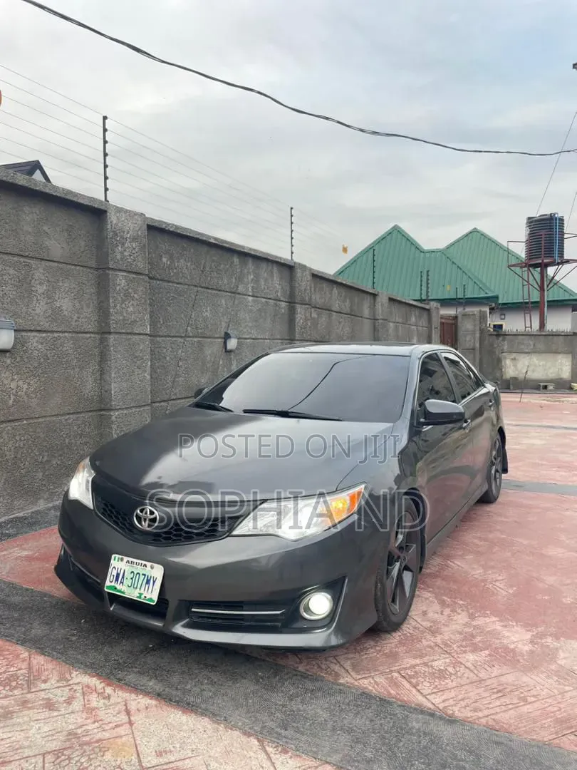 Toyota Camry 2013 Gray