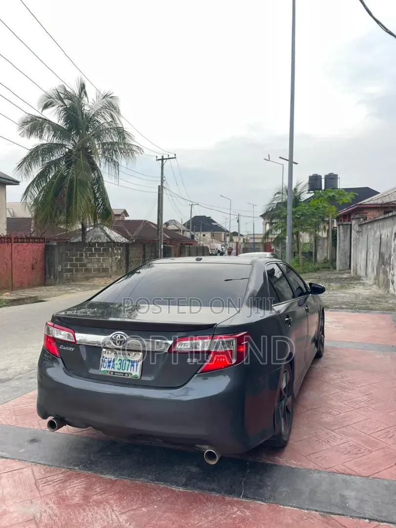 Toyota Camry 2013 Gray