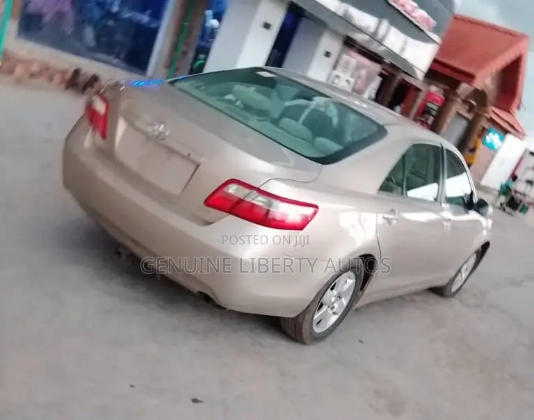 Toyota Camry 2008 Gold