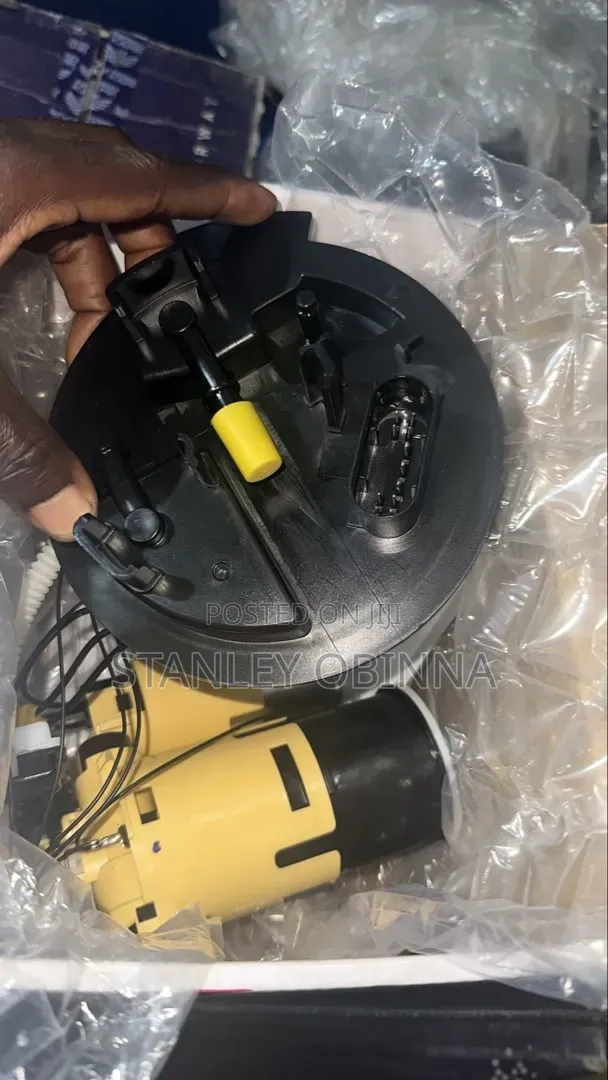 Fuel Pump Available for Mercedes Benz Glc300/C300