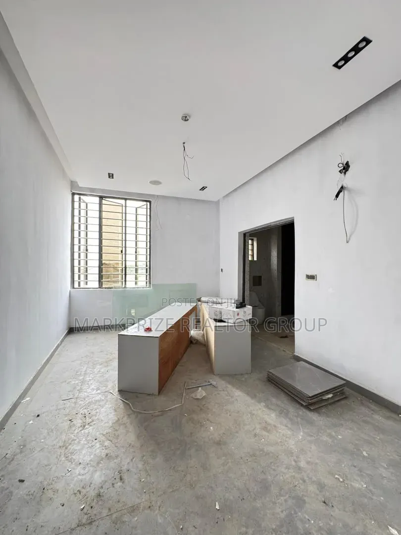4bdrm Duplex in Surulere Lagos for sale