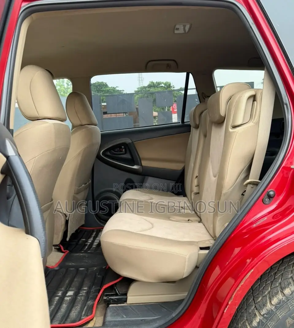 Toyota RAV4 2011 Red