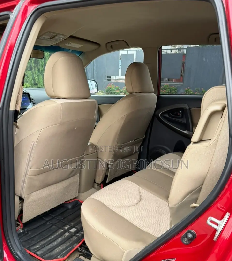 Toyota RAV4 2011 Red