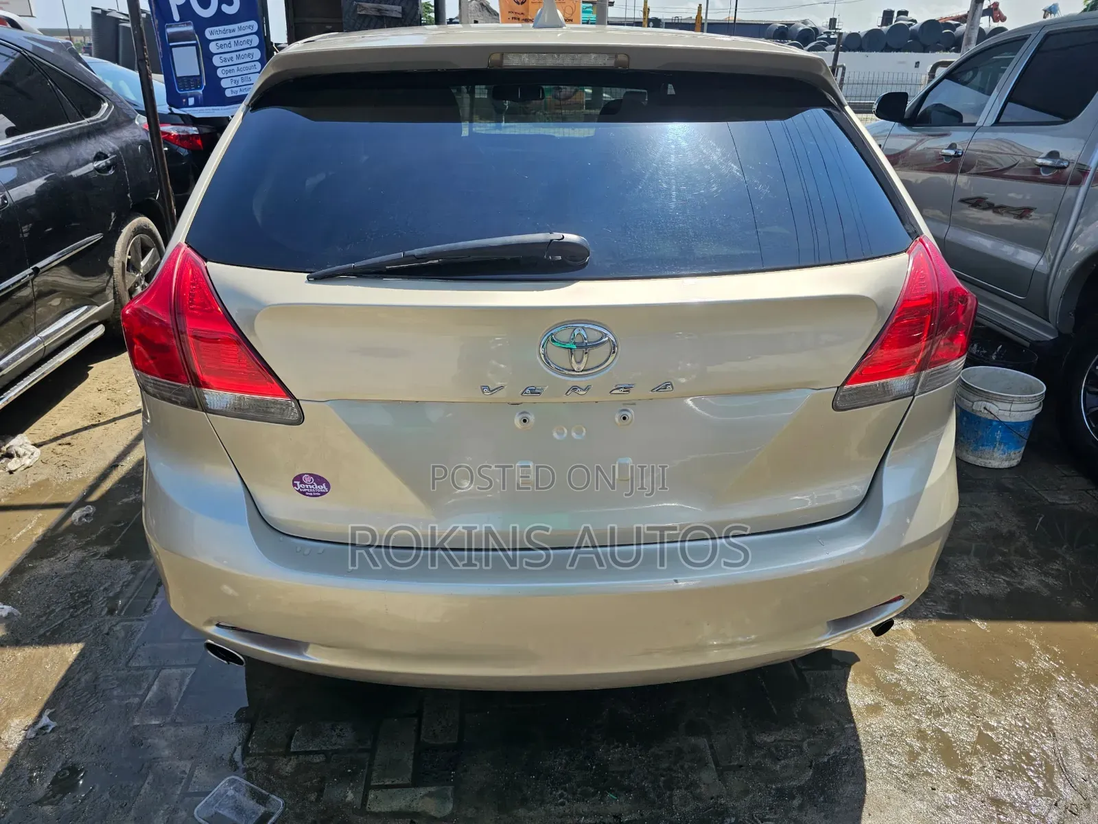 Toyota Venza 2010 Gold