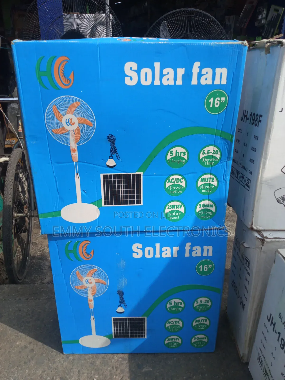 16" Solar Rechargeable Fan With Panel