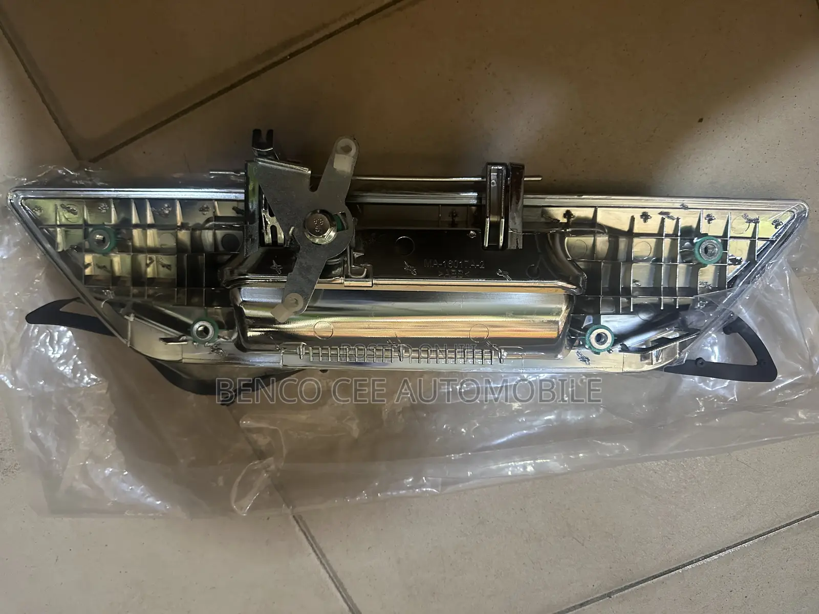 Original Booth Opner Toyota Hilux 2017 Center Opner