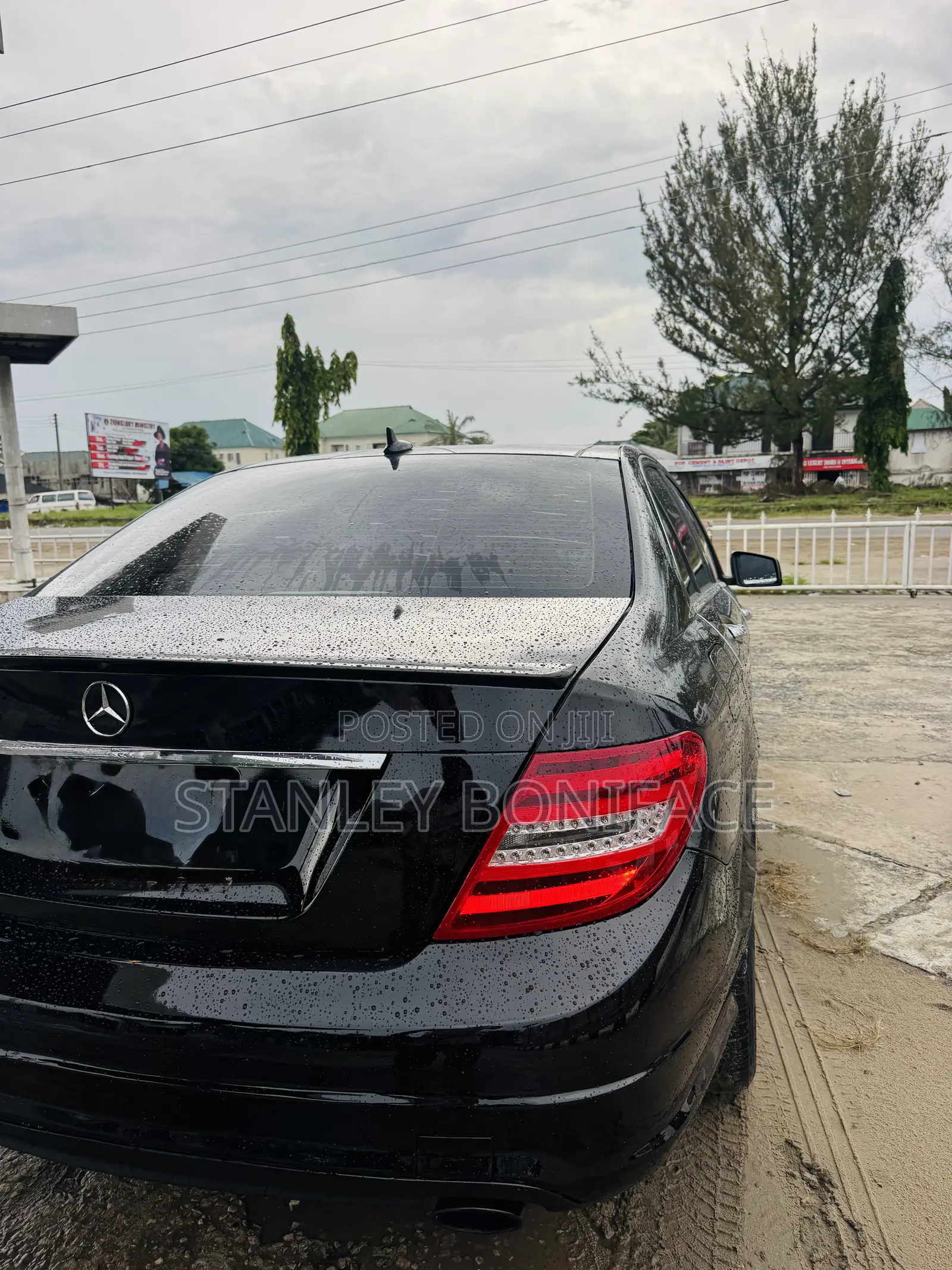 Mercedes-Benz C300 2010 Black