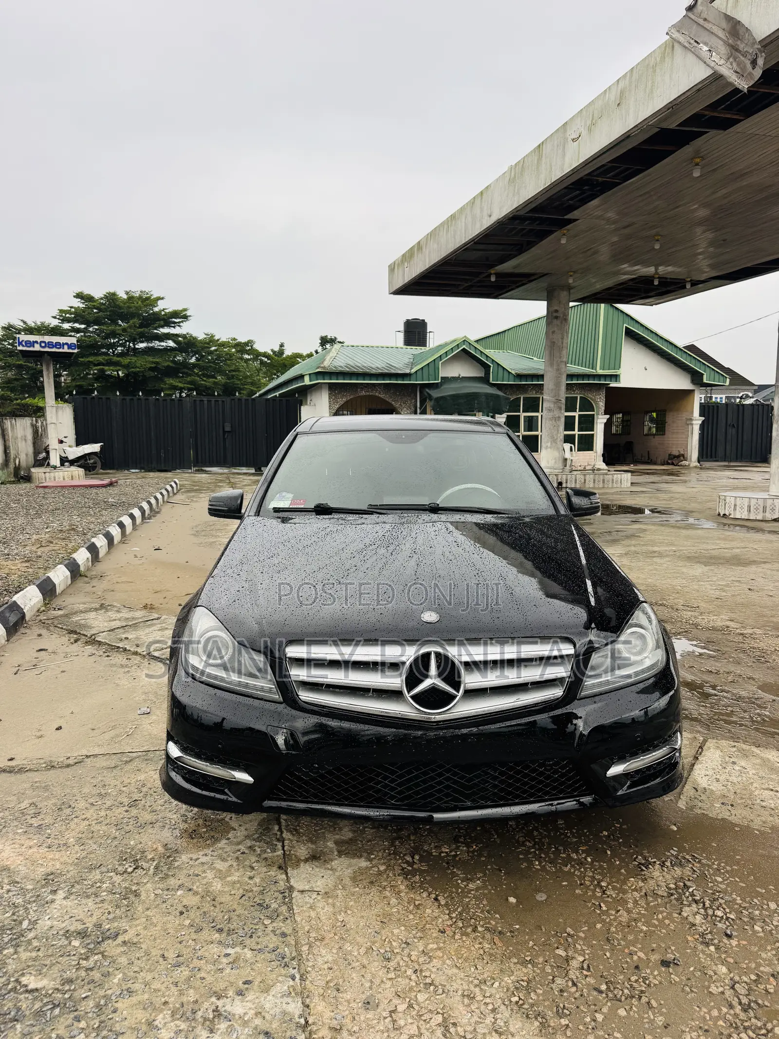 Mercedes-Benz C300 2010 Black