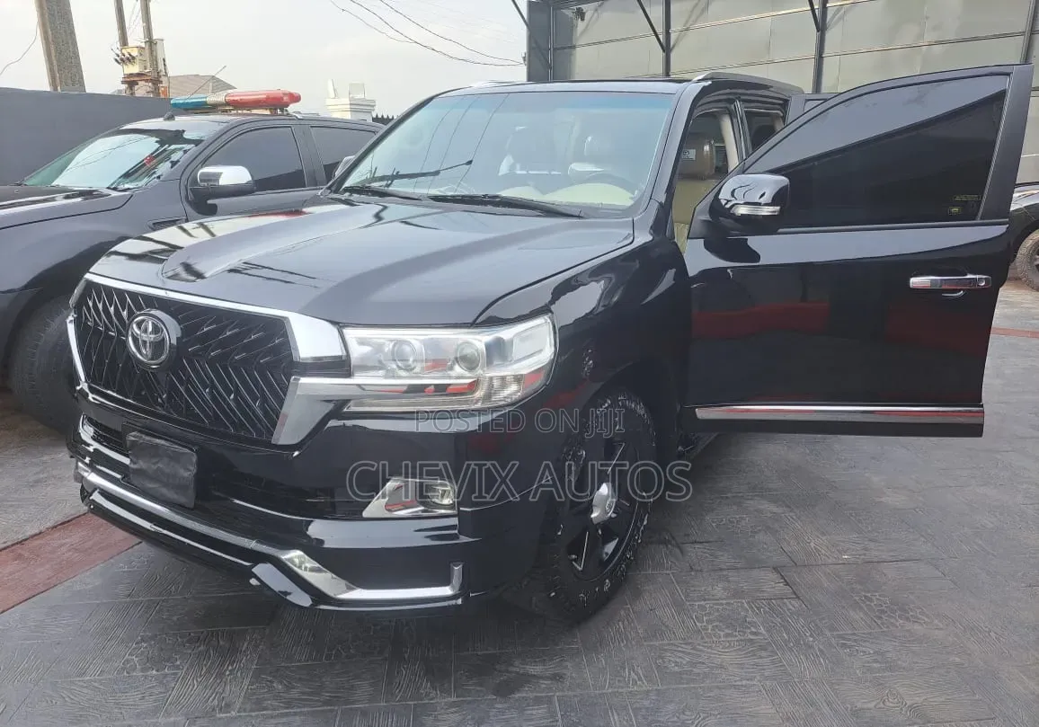 Toyota Land Cruiser 2010 Black