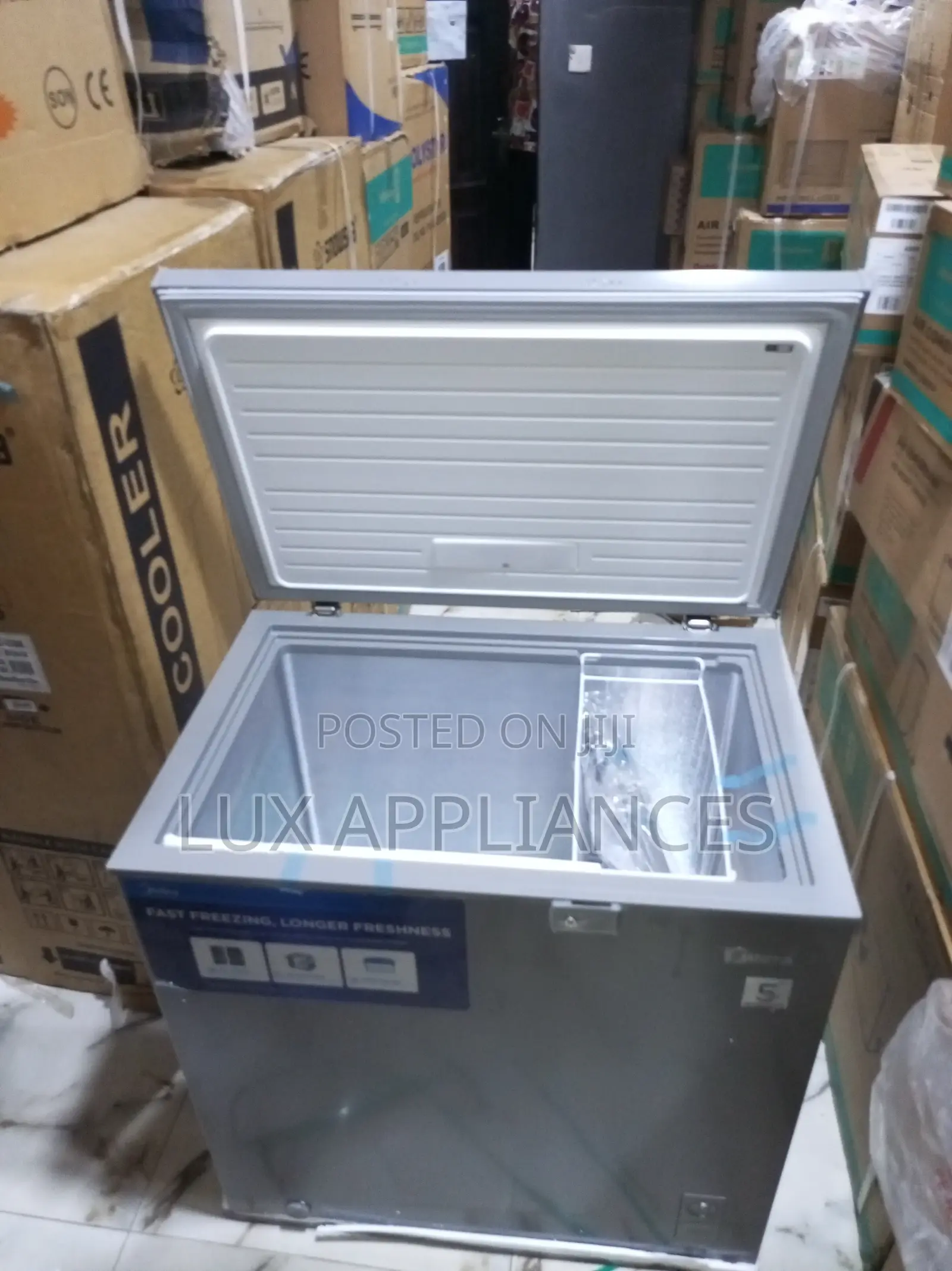 Midea 197 Litres Chest Freezer With Lock Key