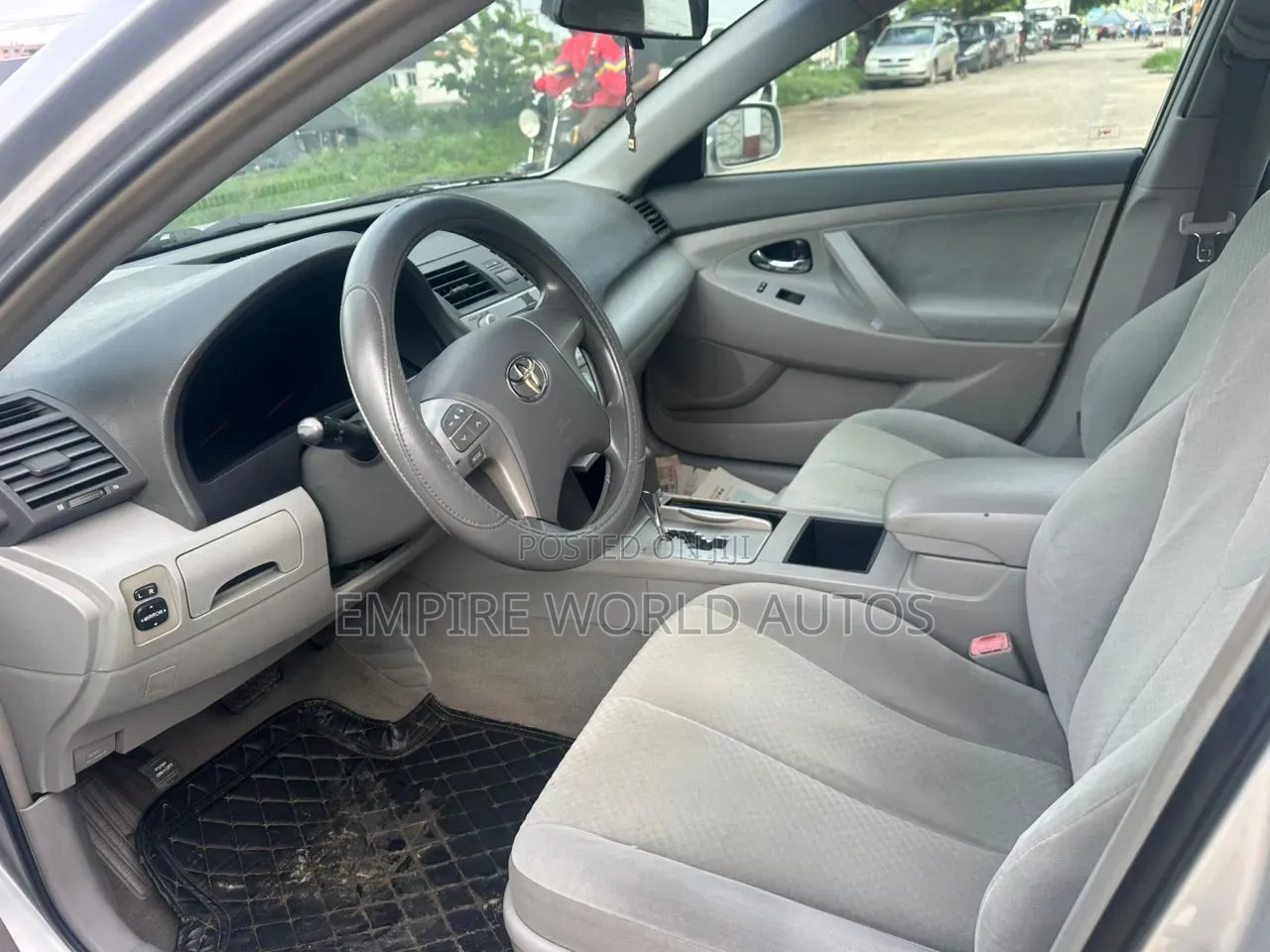 Toyota Camry LE 4dr Sedan (2.4L 4cyl 5A) 2009 Silver