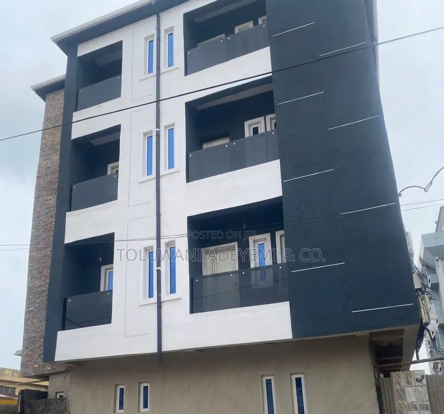 2bdrm Apartment in Sabo / Yaba for sale