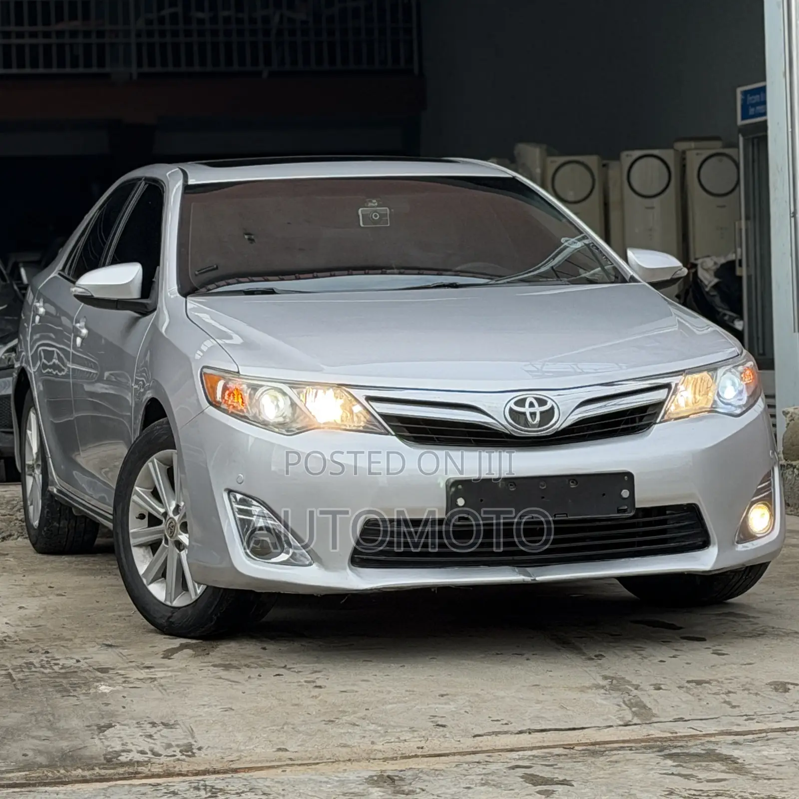 Toyota Camry XLE 4dr Sedan (2.5L 4cyl 6A) 2014 Silver