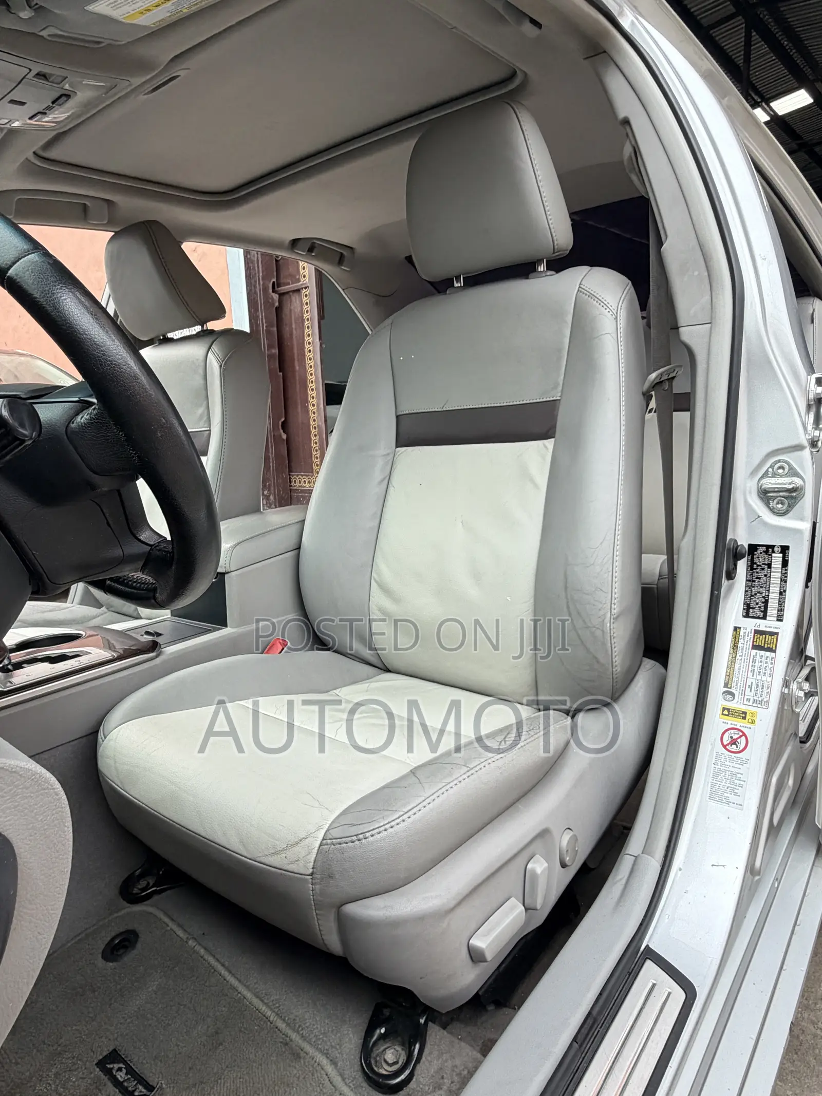 Toyota Camry XLE 4dr Sedan (2.5L 4cyl 6A) 2014 Silver