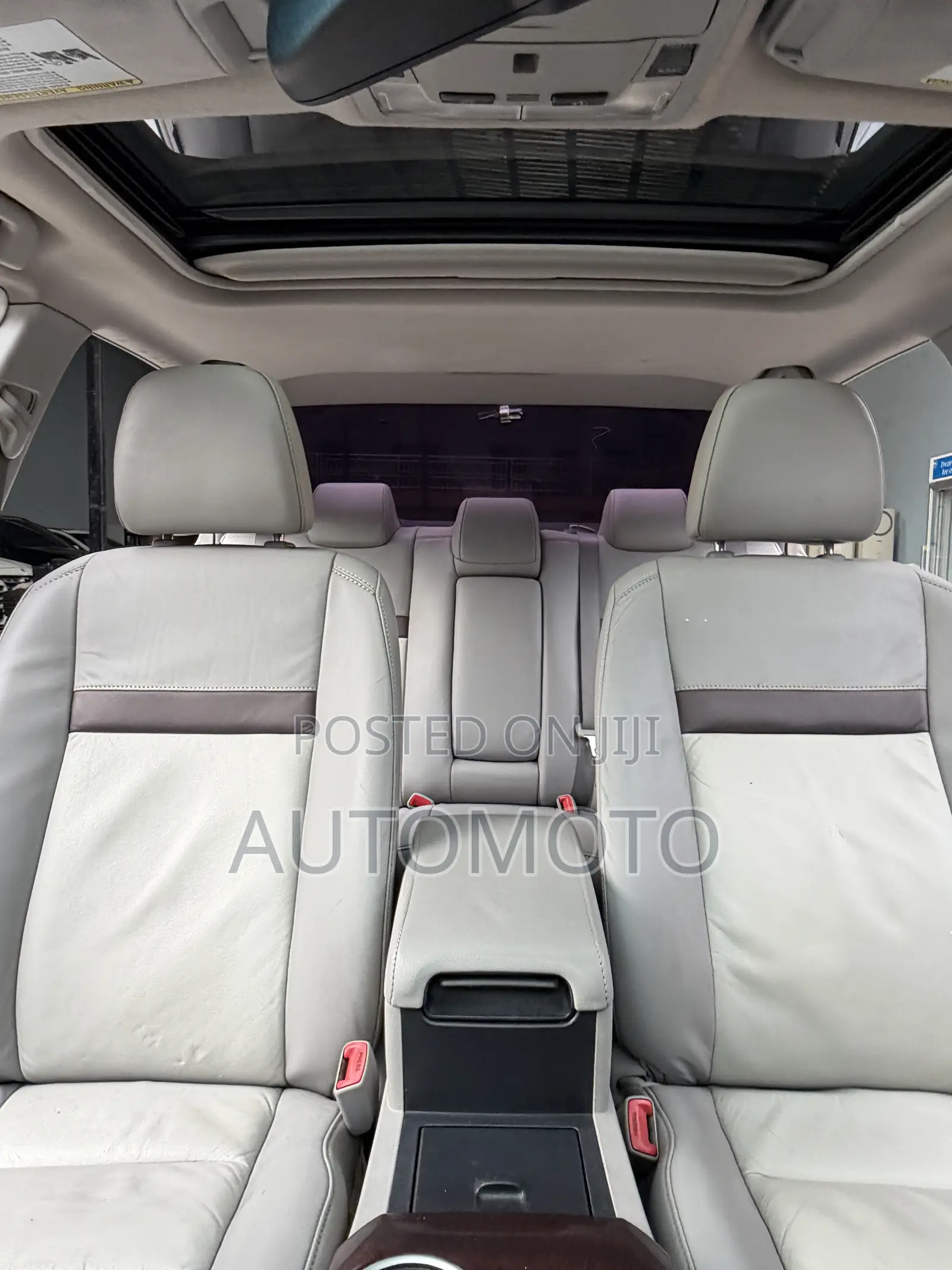 Toyota Camry XLE 4dr Sedan (2.5L 4cyl 6A) 2014 Silver