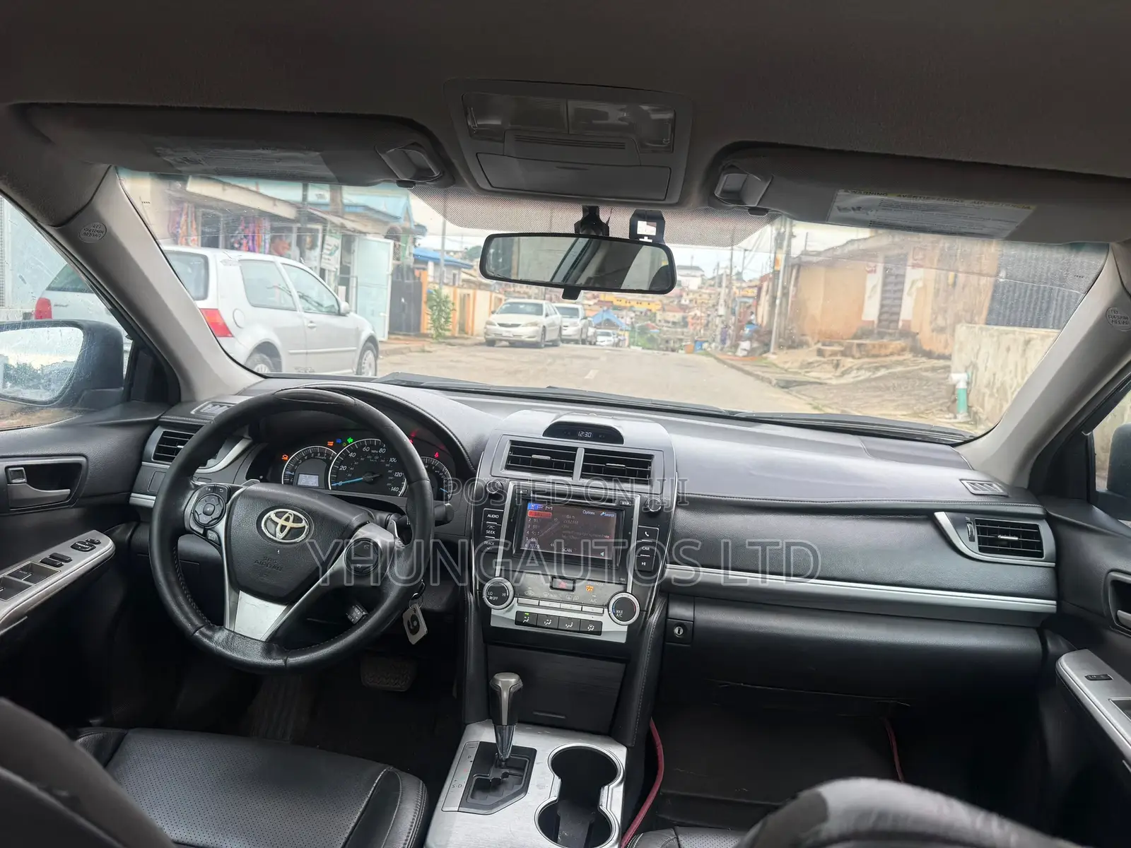 Toyota Camry SE 4dr Sedan (2.5L 4cyl 6A) 2012 Gray