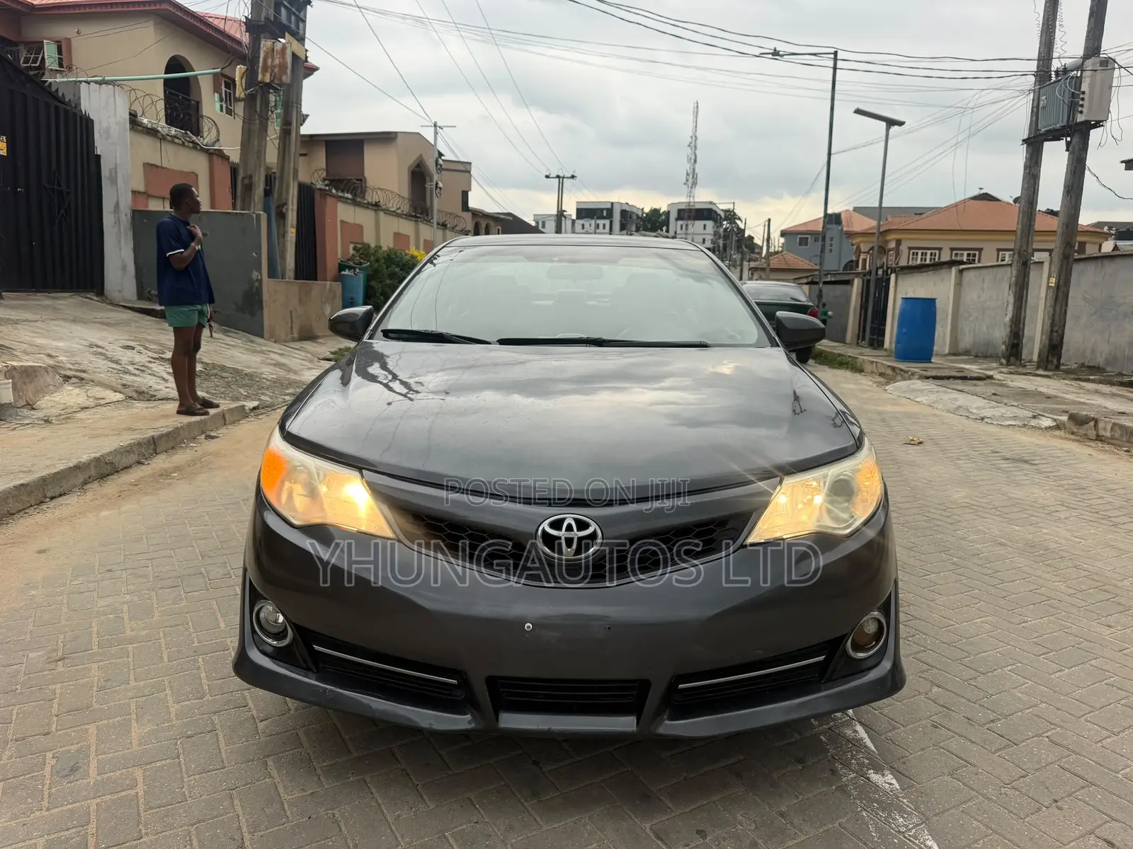 Toyota Camry SE 4dr Sedan (2.5L 4cyl 6A) 2012 Gray