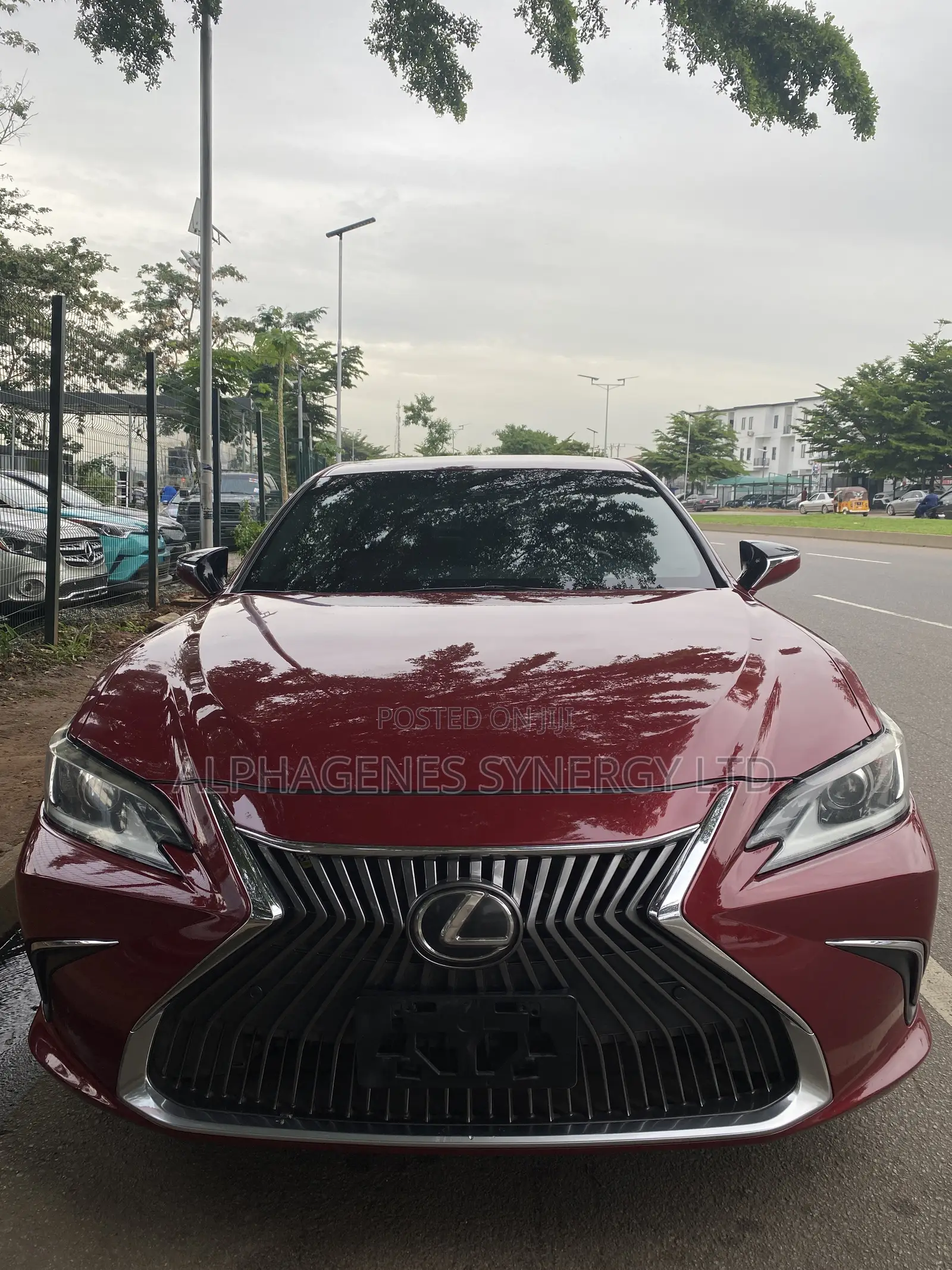 Lexus ES 2019 Red