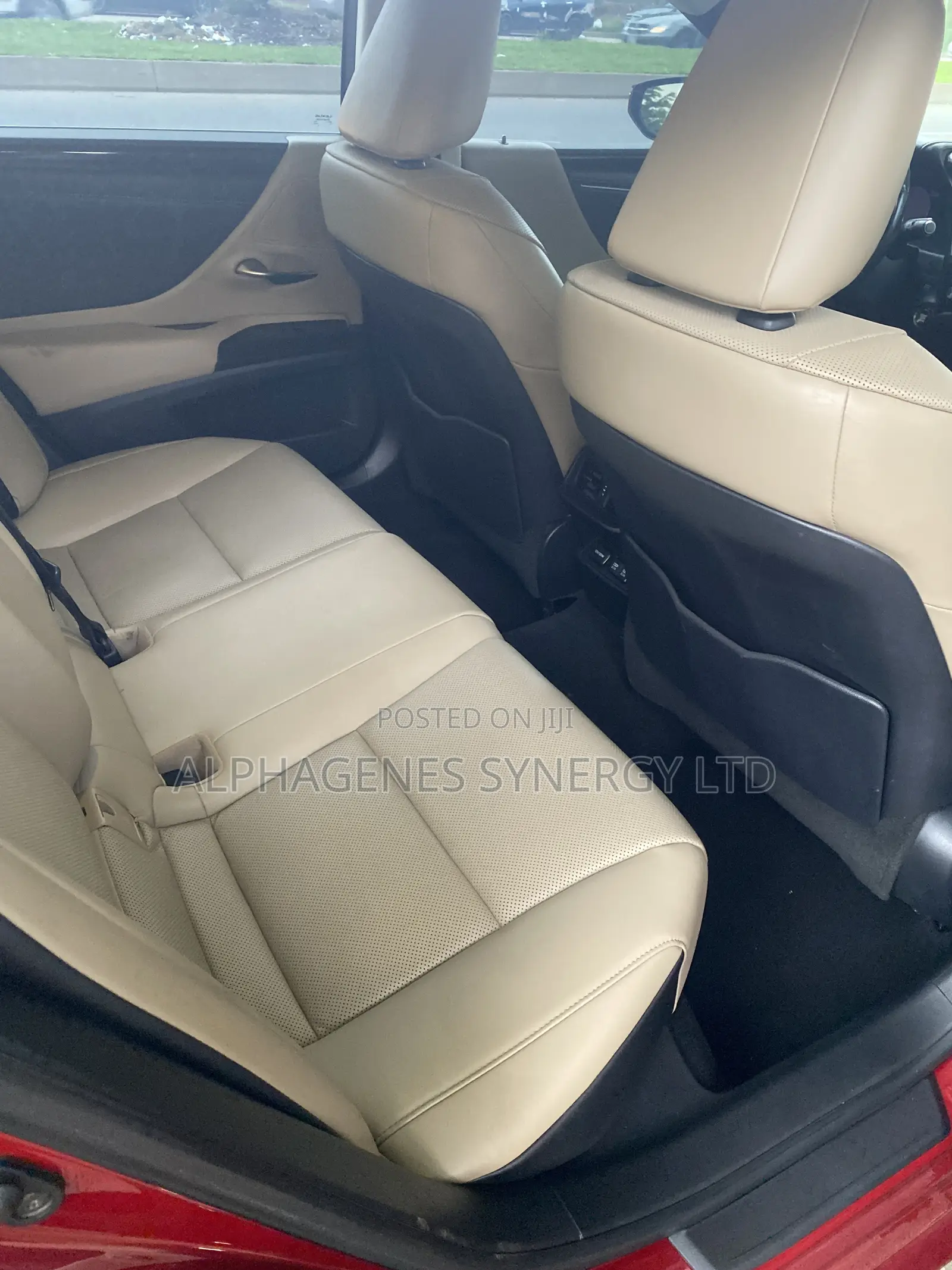 Lexus ES 2019 Red