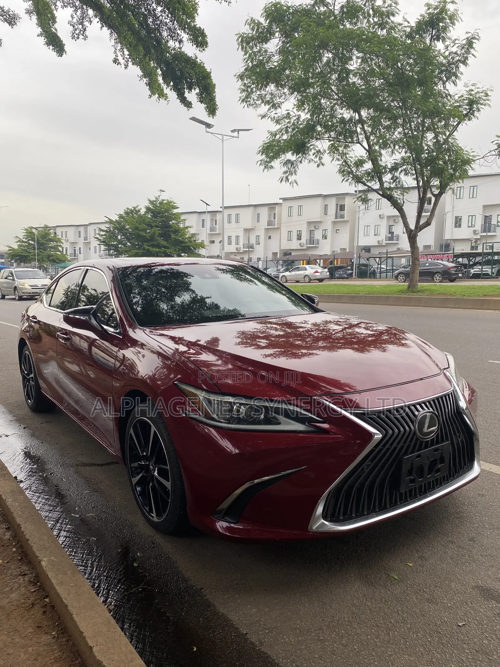 Lexus ES 2019 Red