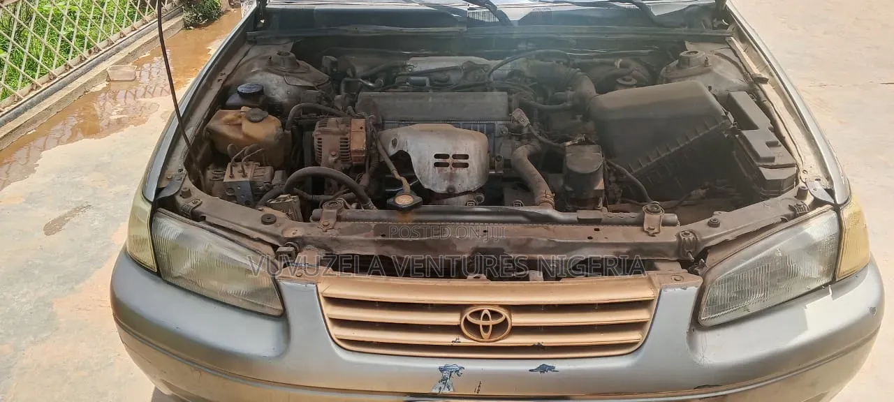 Toyota Camry Automatic 1999 Gray